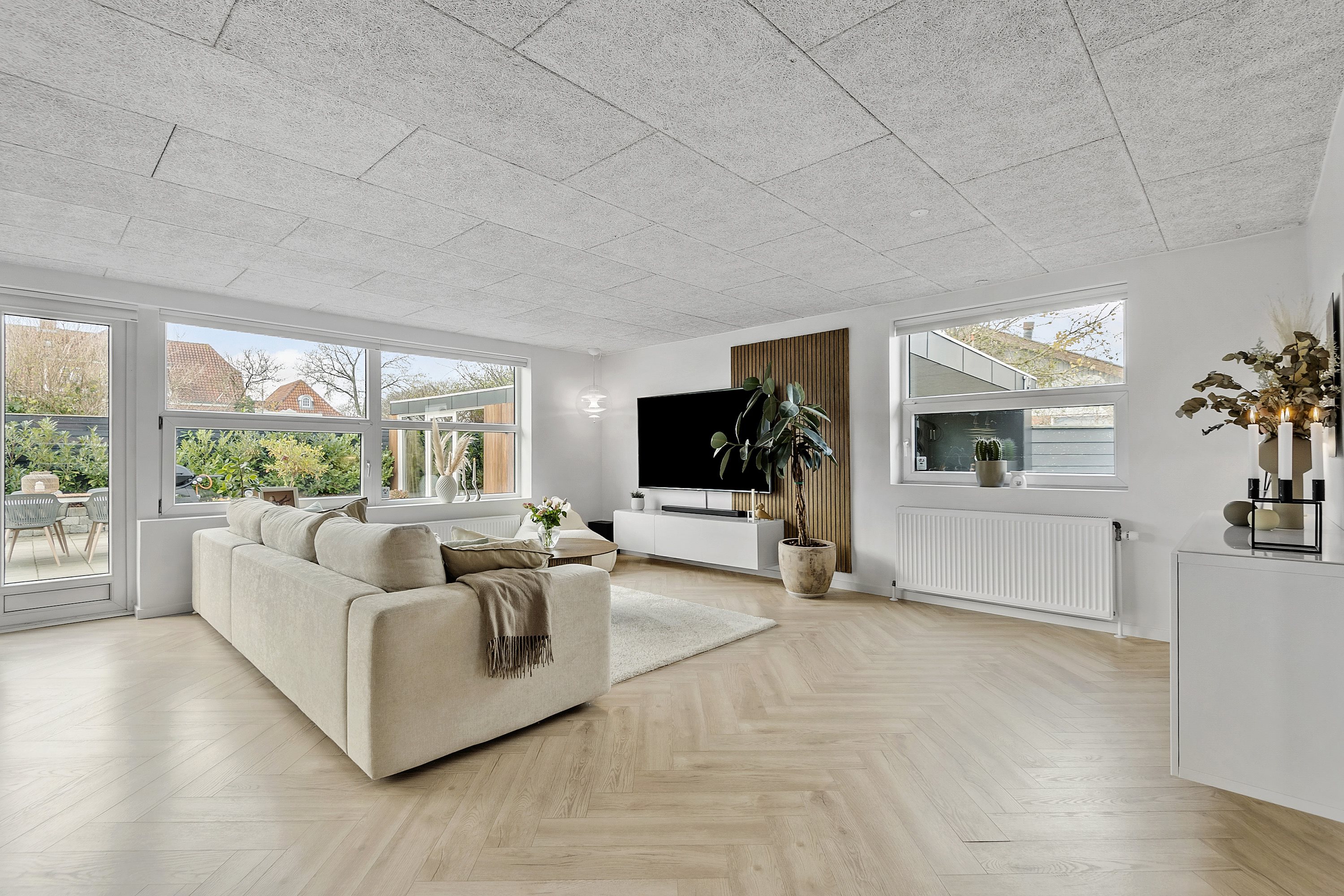 Fremhævet stue billede i fuldskærmstilstand. Billede af Præstevangen 19, Bryndum, 6715 Esbjerg N