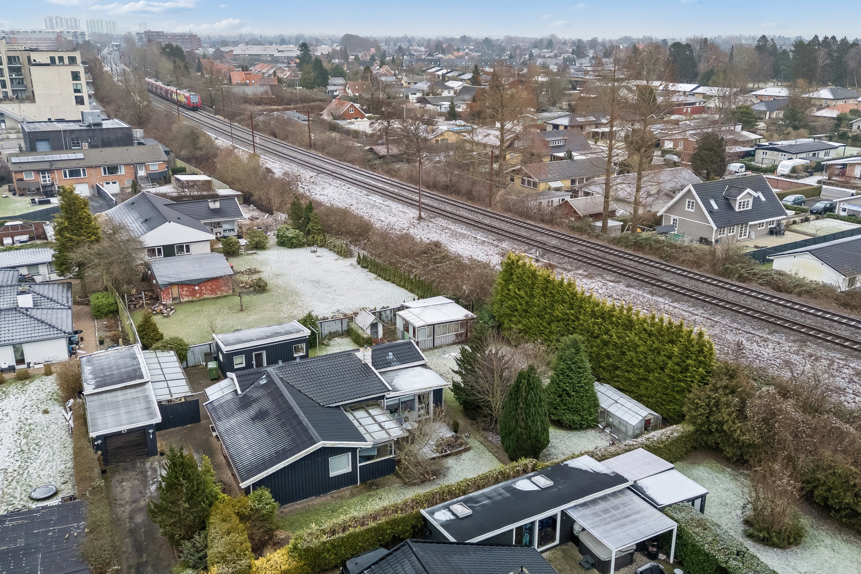Fremhævet luftfoto billede i fuldskærmstilstand. Billede af Liselundsvej 11, 2665 Vallensbæk Strand