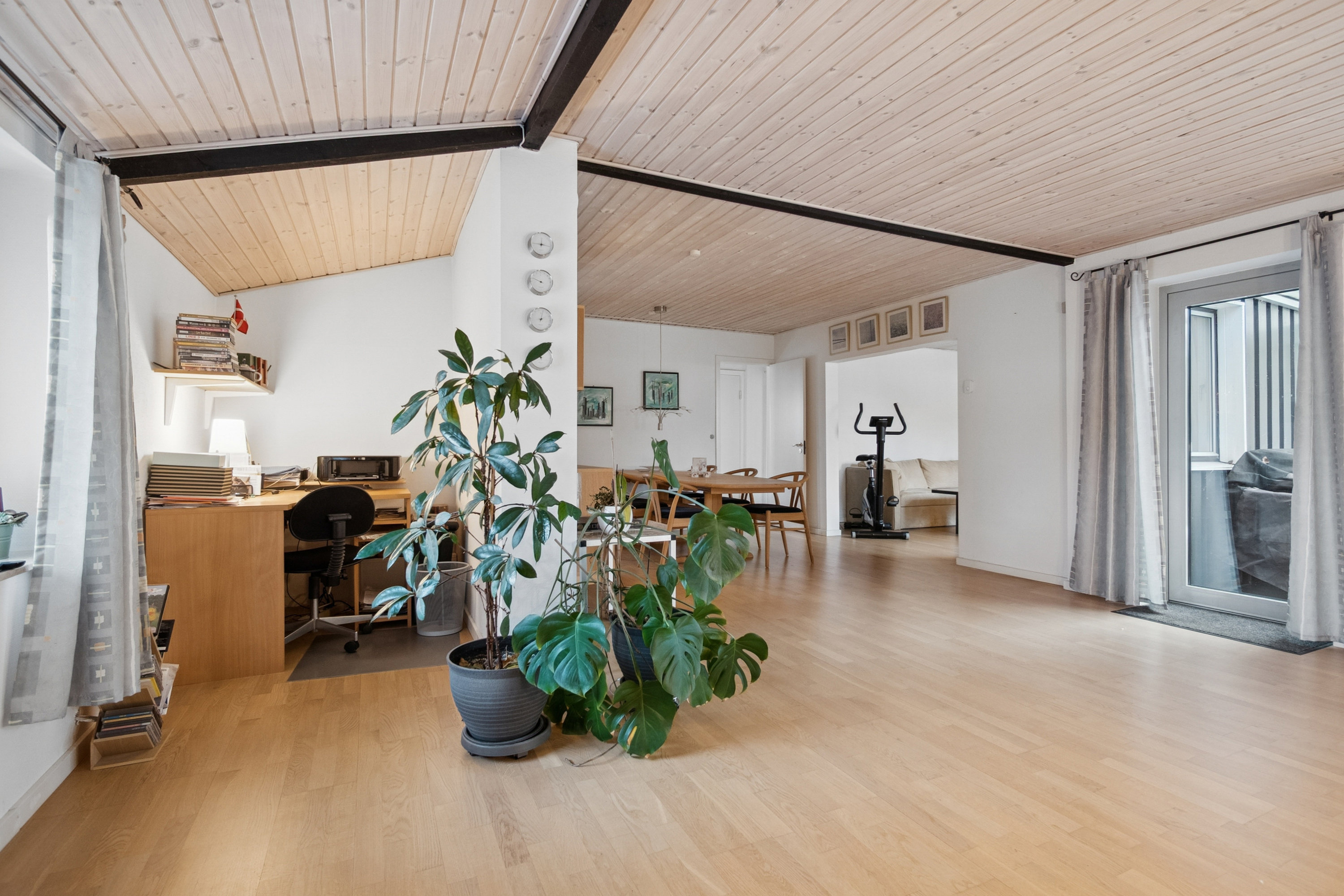 Fremhævet stue billede i fuldskærmstilstand. Billede af Liselundsvej 11, 2665 Vallensbæk Strand