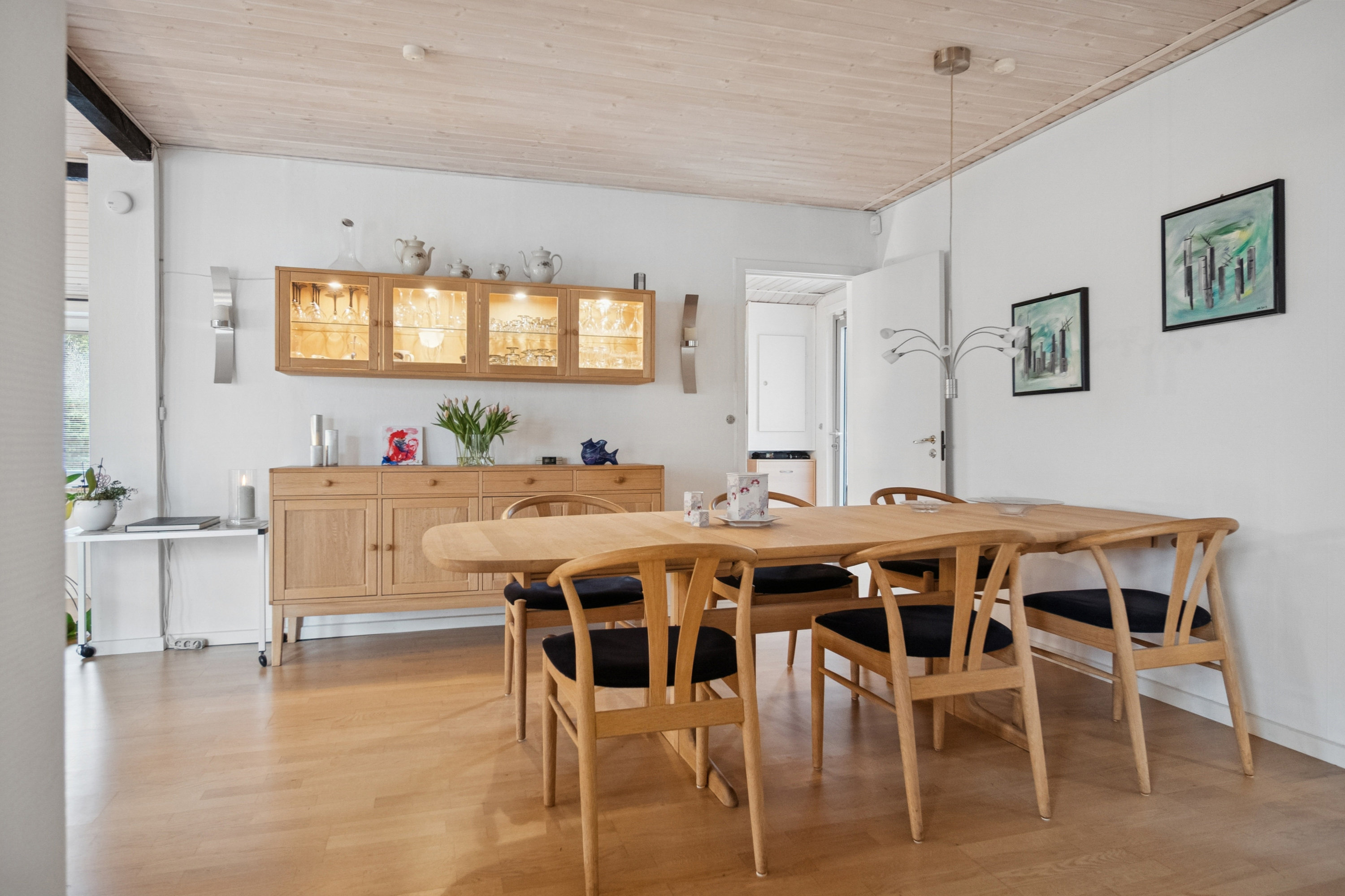 Fremhævet stue billede i fuldskærmstilstand. Billede af Liselundsvej 11, 2665 Vallensbæk Strand