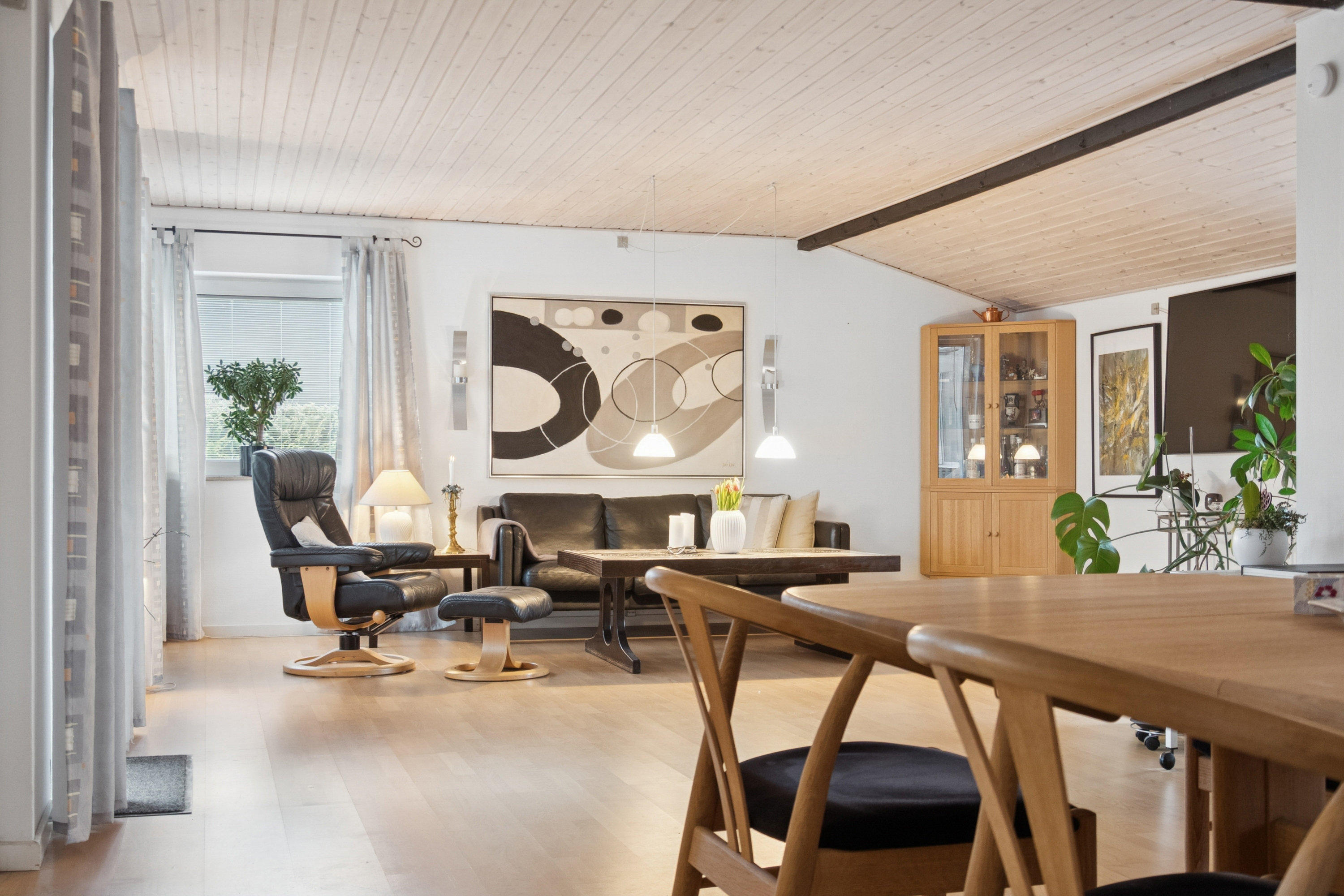 Fremhævet stue billede i fuldskærmstilstand. Billede af Liselundsvej 11, 2665 Vallensbæk Strand