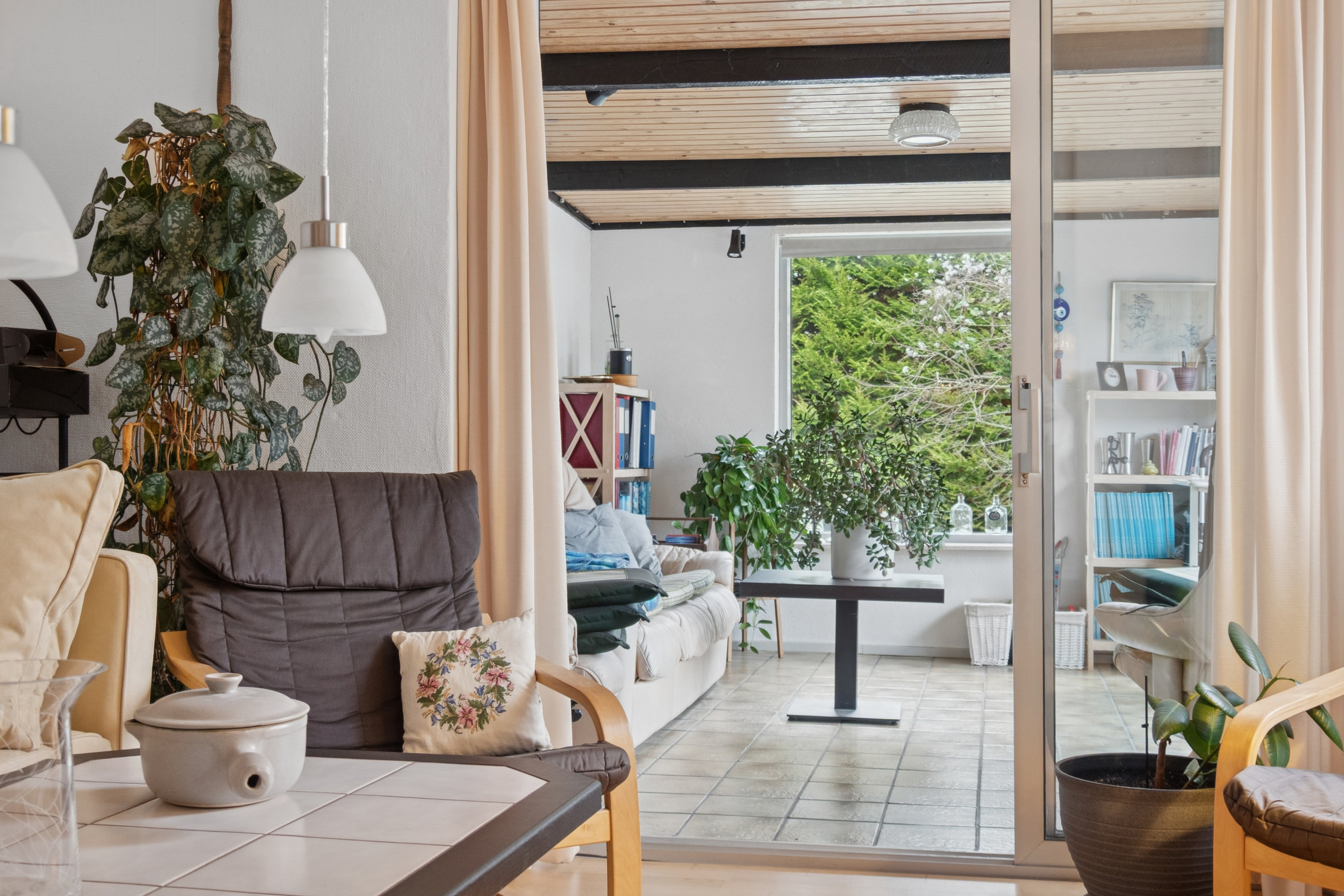 Fremhævet stue billede i fuldskærmstilstand. Billede af Liselundsvej 11, 2665 Vallensbæk Strand