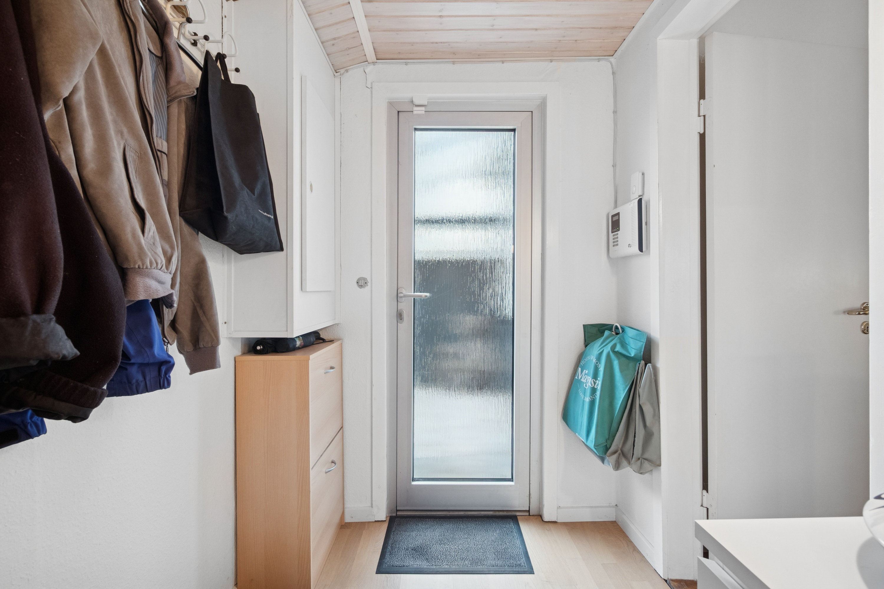 Fremhævet entré billede i fuldskærmstilstand. Billede af Liselundsvej 11, 2665 Vallensbæk Strand