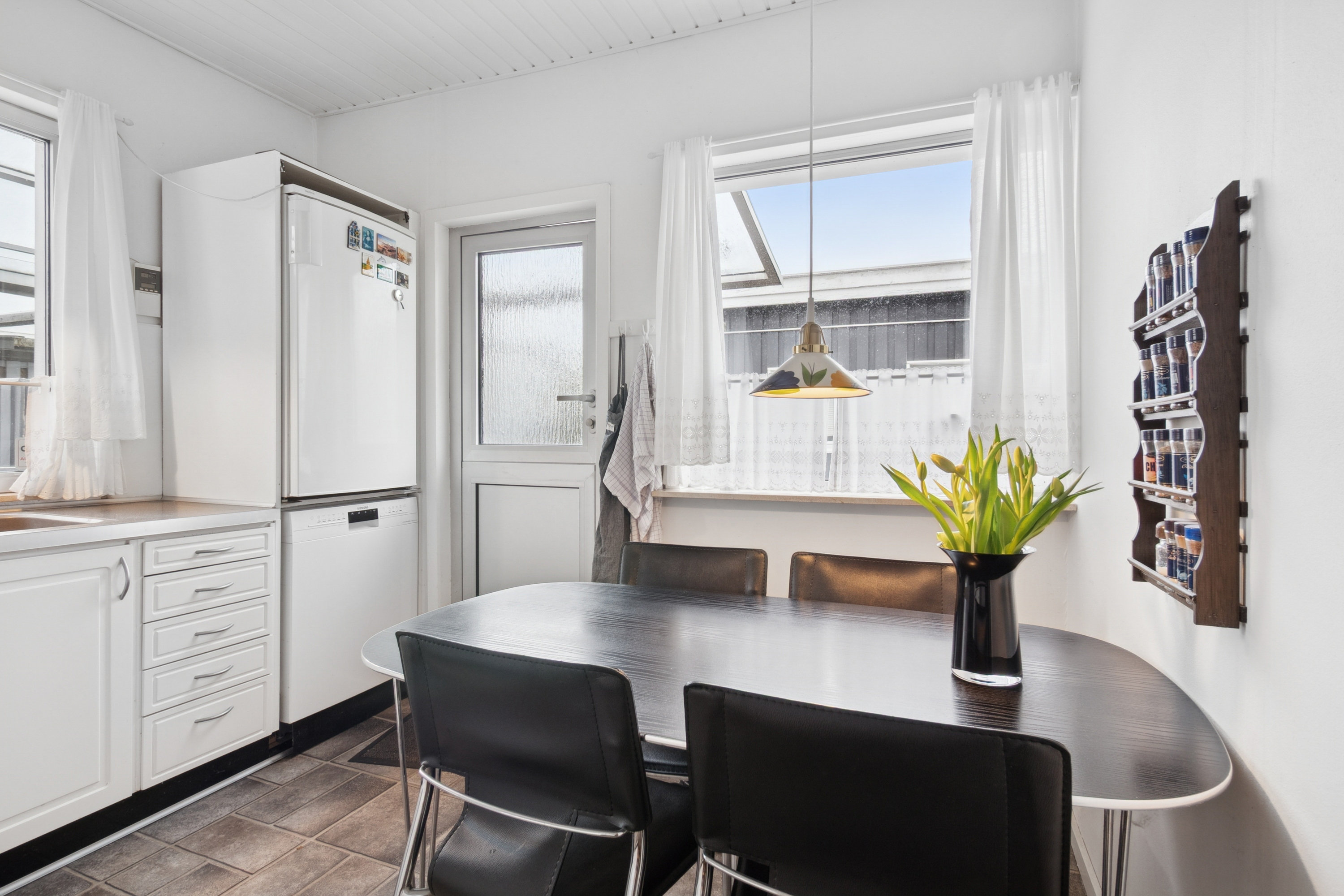 Fremhævet alrum billede i fuldskærmstilstand. Billede af Liselundsvej 11, 2665 Vallensbæk Strand