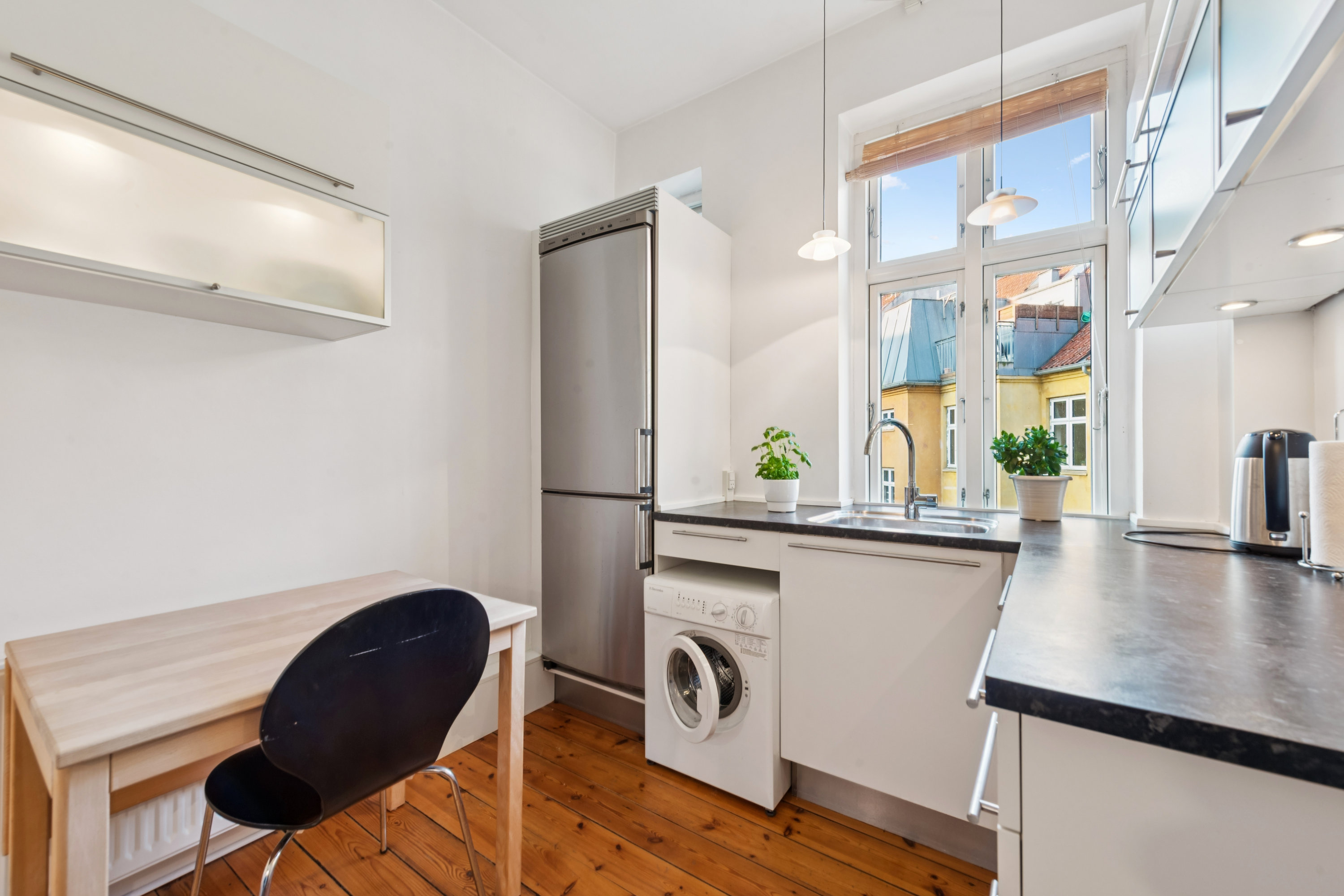 Fremhævet køkken billede i fuldskærmstilstand. Billede af Marthagade 5, 3. tv., 2100 København Ø