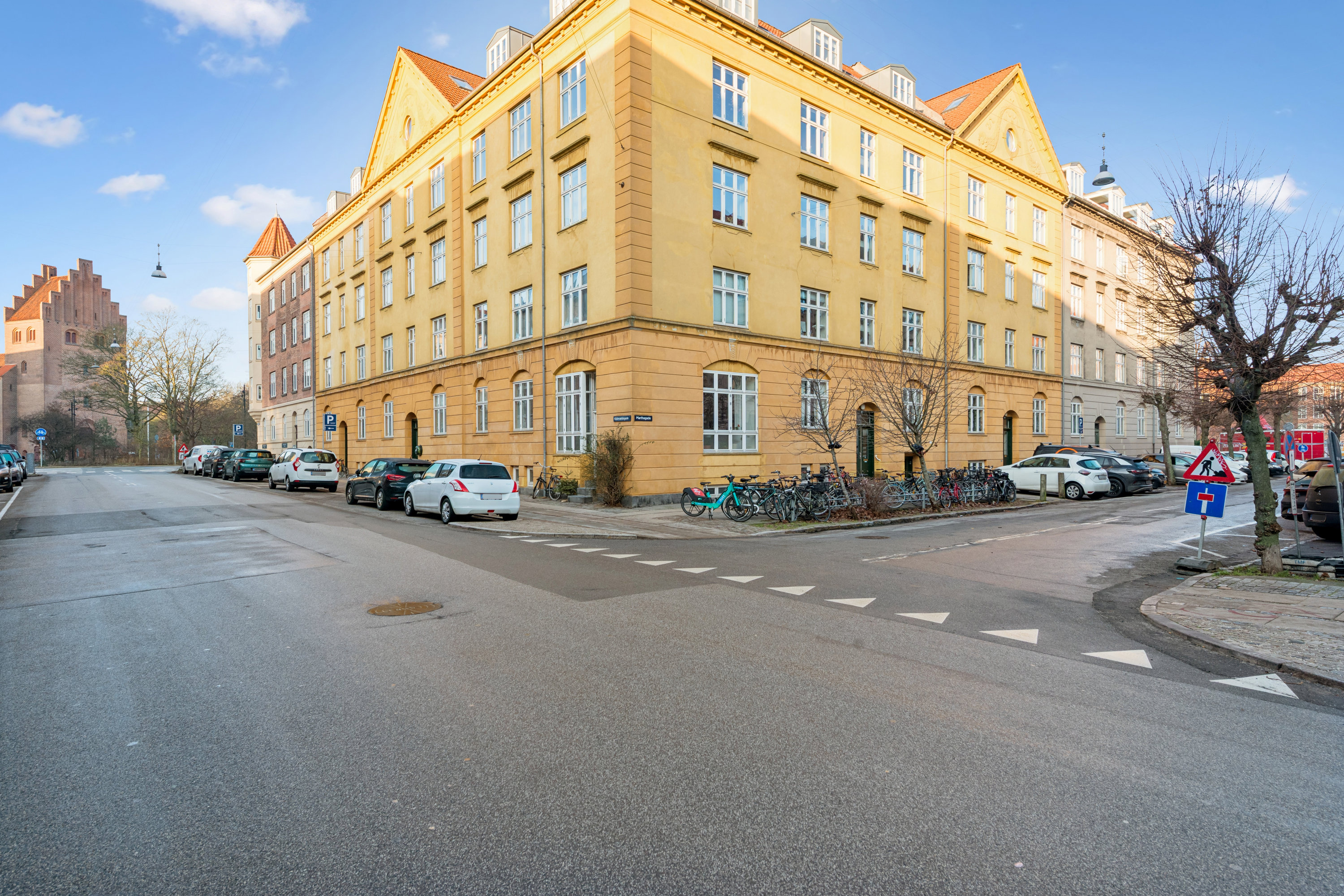 Fremhævet andet billede i fuldskærmstilstand. Billede af Marthagade 5, 3. tv., 2100 København Ø