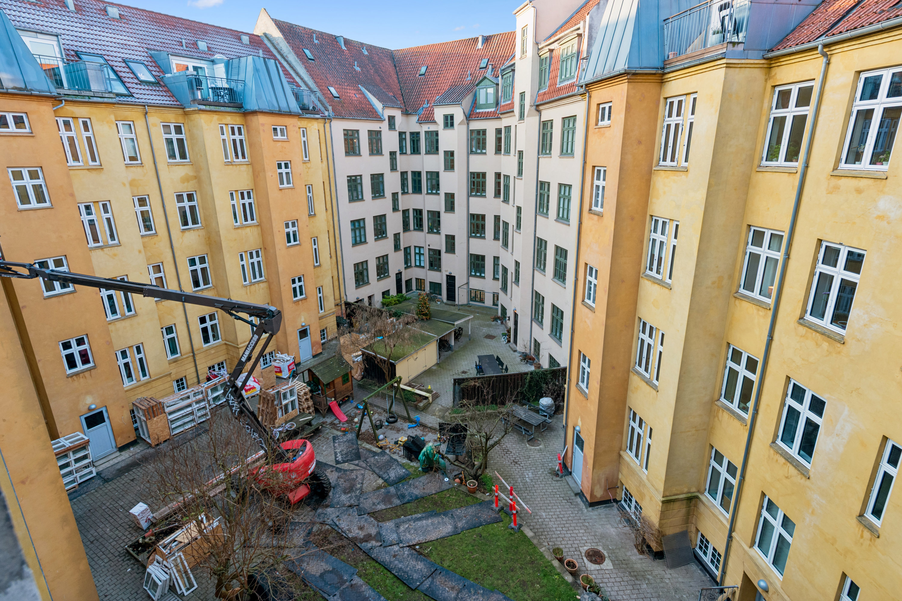 Fremhævet andet billede i fuldskærmstilstand. Billede af Marthagade 5, 3. tv., 2100 København Ø