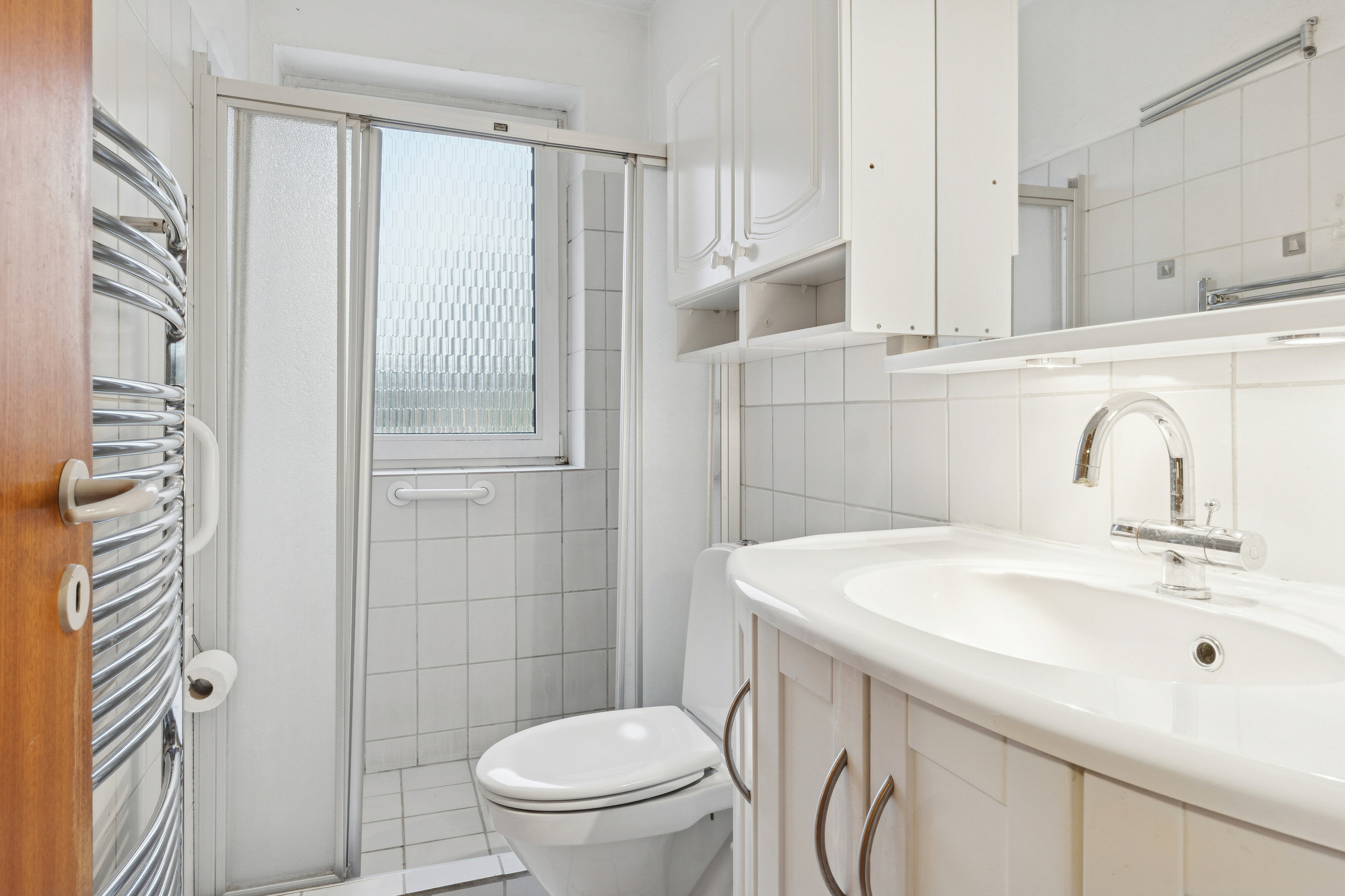 Fremhævet badeværelse billede i fuldskærmstilstand. Billede af Kærvej 20, 9800 Hjørring