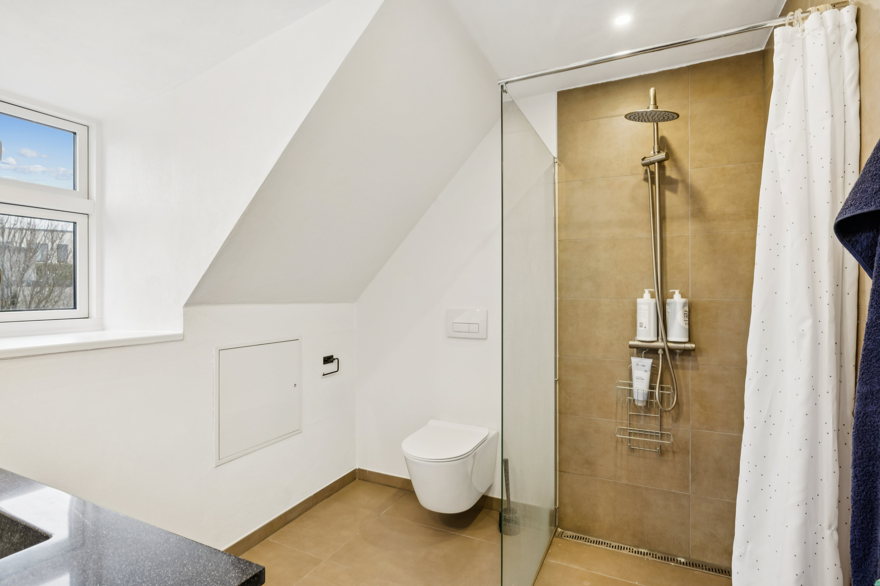 Fremhævet badeværelse billede i fuldskærmstilstand. Billede af Møllegården 5, Løgten, 8541 Skødstrup