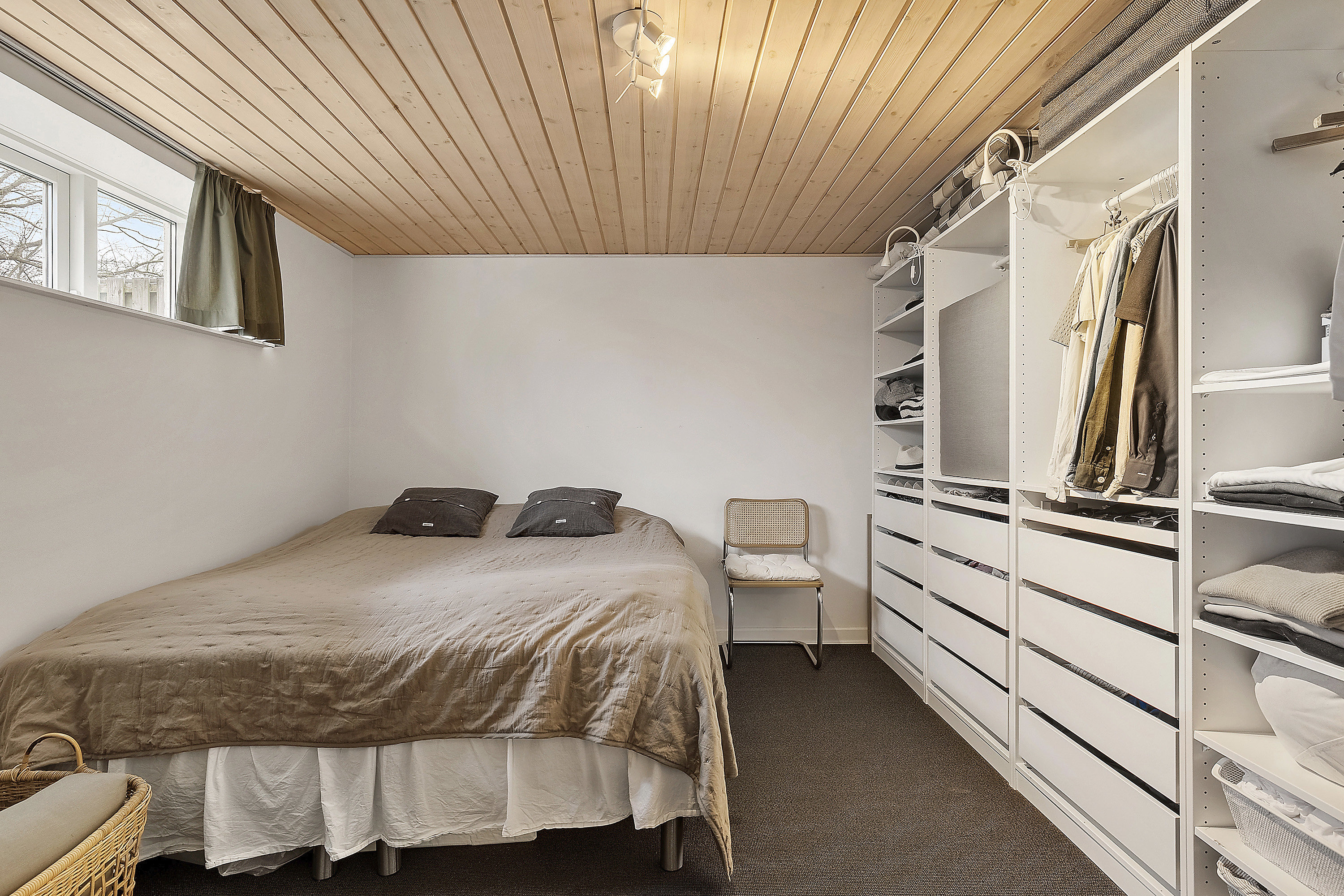 Fremhævet soveværelse billede i fuldskærmstilstand. Billede af Rugårdsvej 775, 5462 Morud