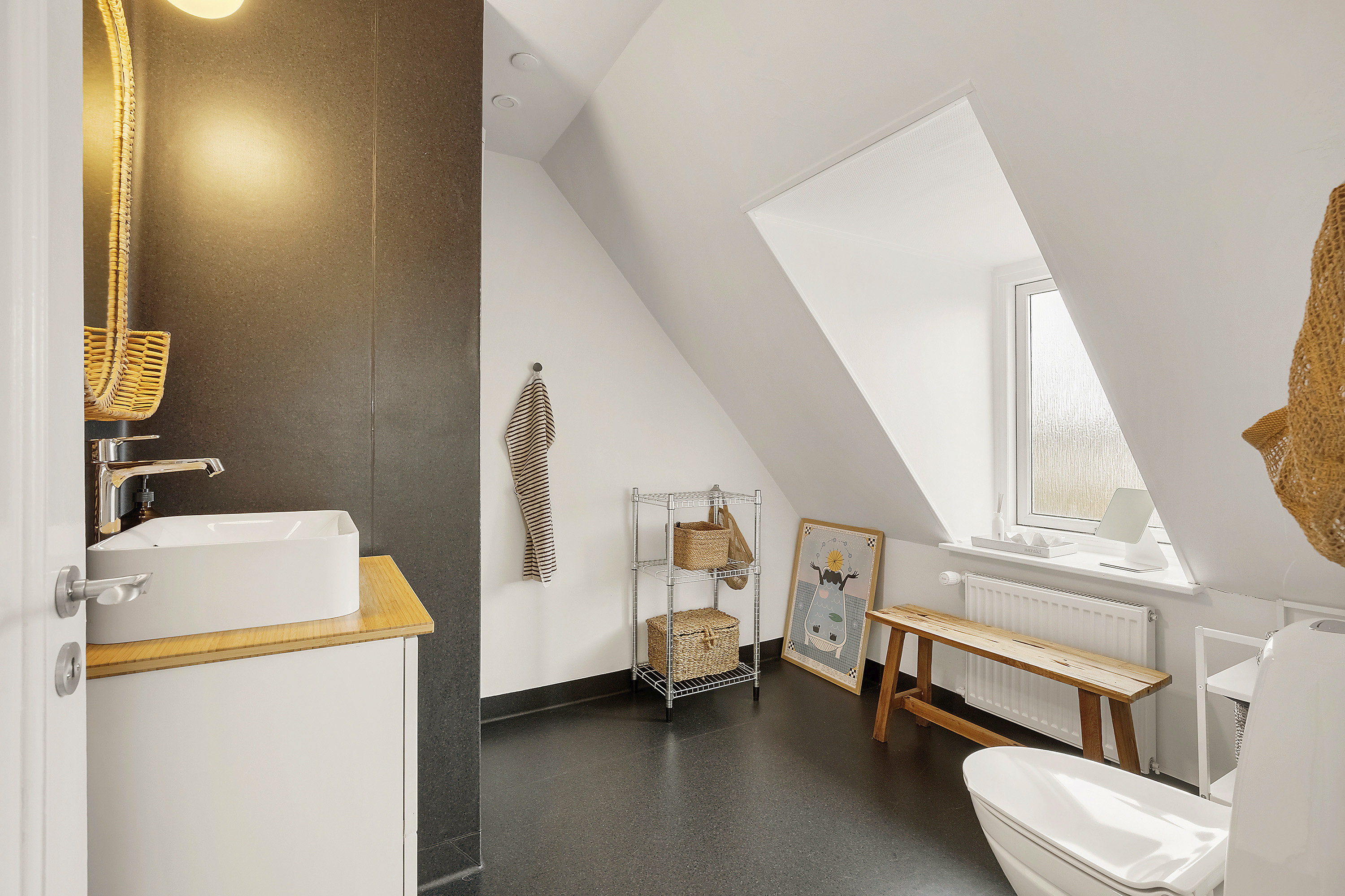 Fremhævet badeværelse billede i fuldskærmstilstand. Billede af Rugårdsvej 775, 5462 Morud