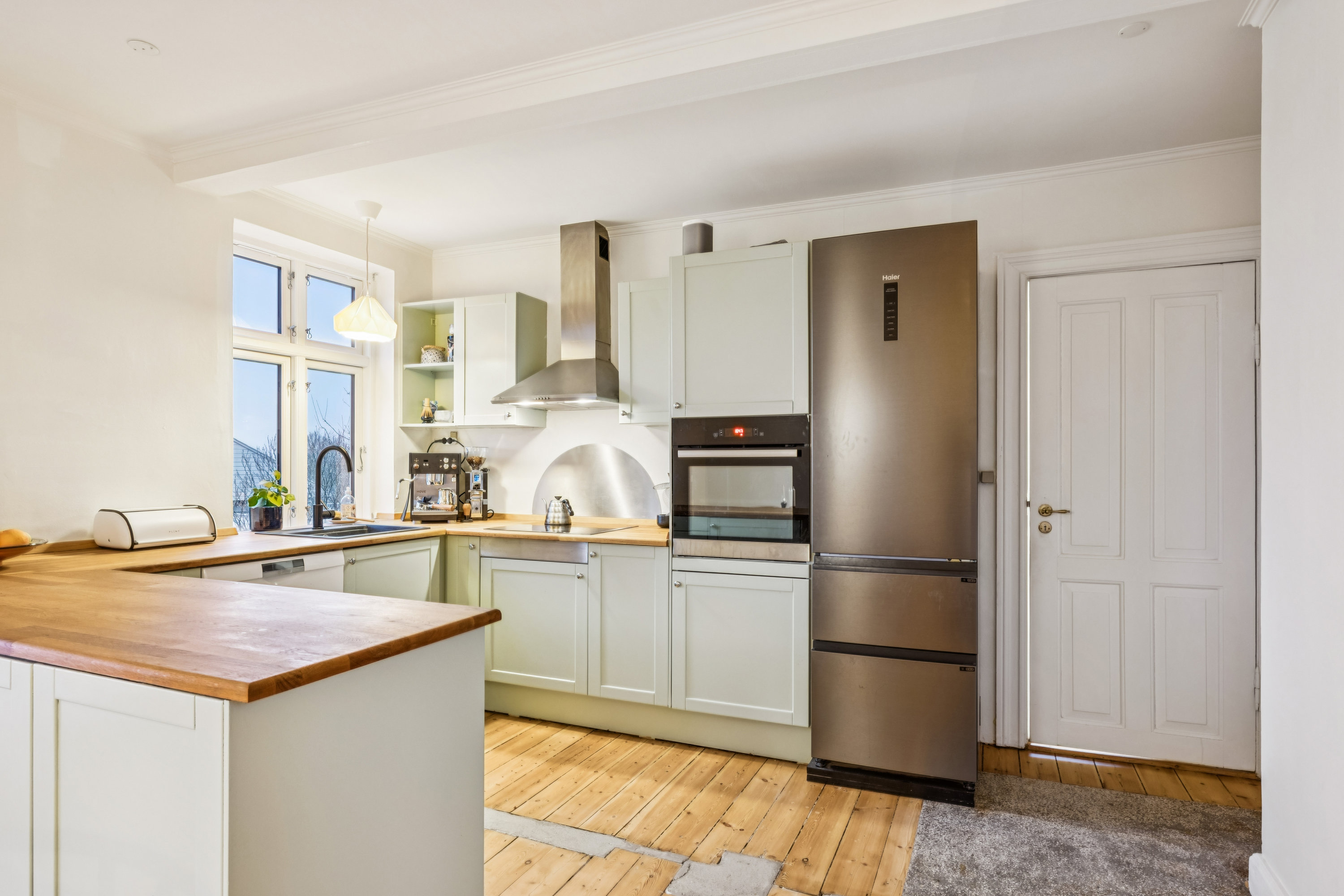 Fremhævet køkken billede i fuldskærmstilstand. Billede af Molsvej 15, 8410 Rønde