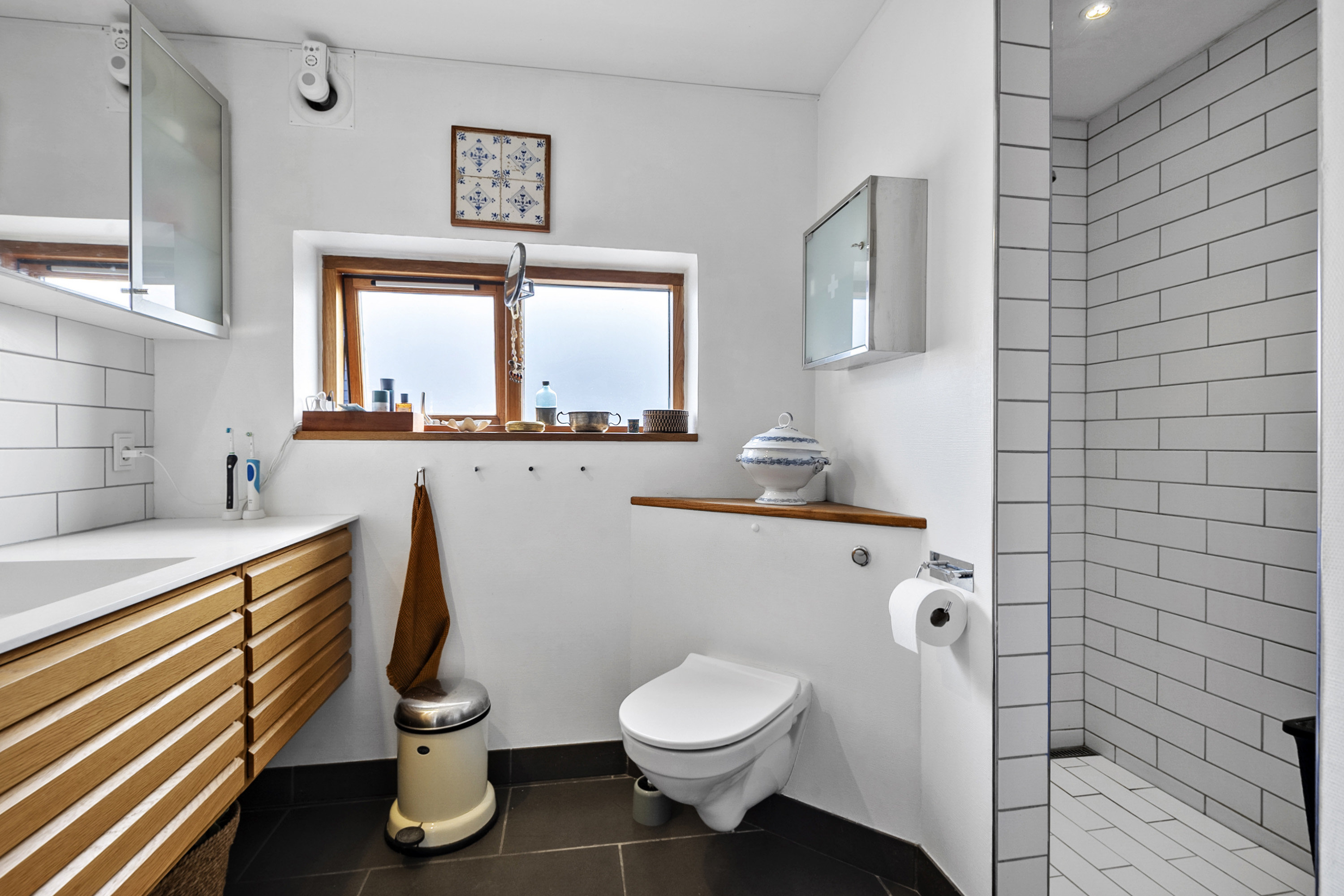 Fremhævet badeværelse billede i fuldskærmstilstand. Billede af Sjelborgdalen 20, 6710 Esbjerg V