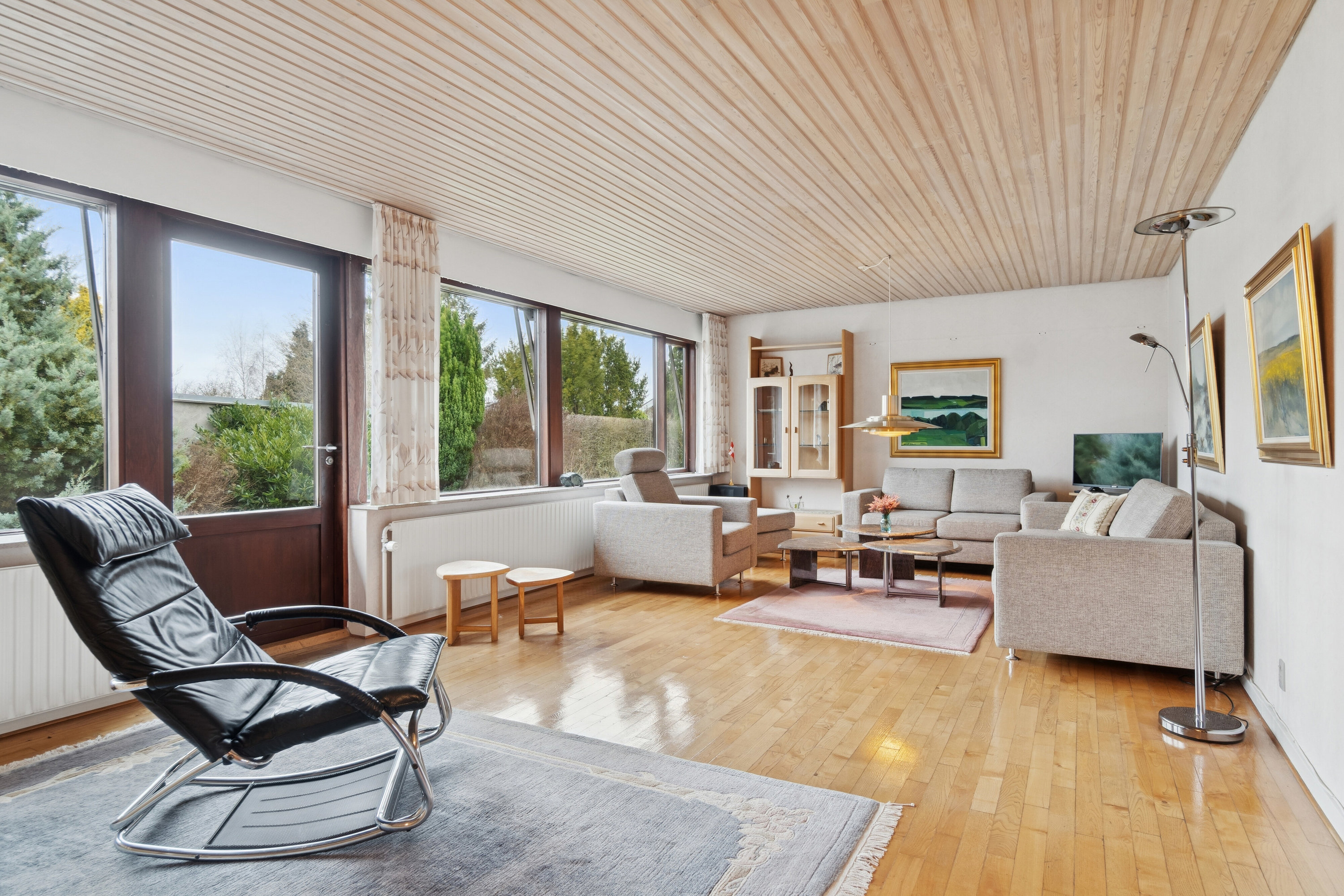 Fremhævet stue billede i fuldskærmstilstand. Billede af Æblevej 6, 8270 Højbjerg