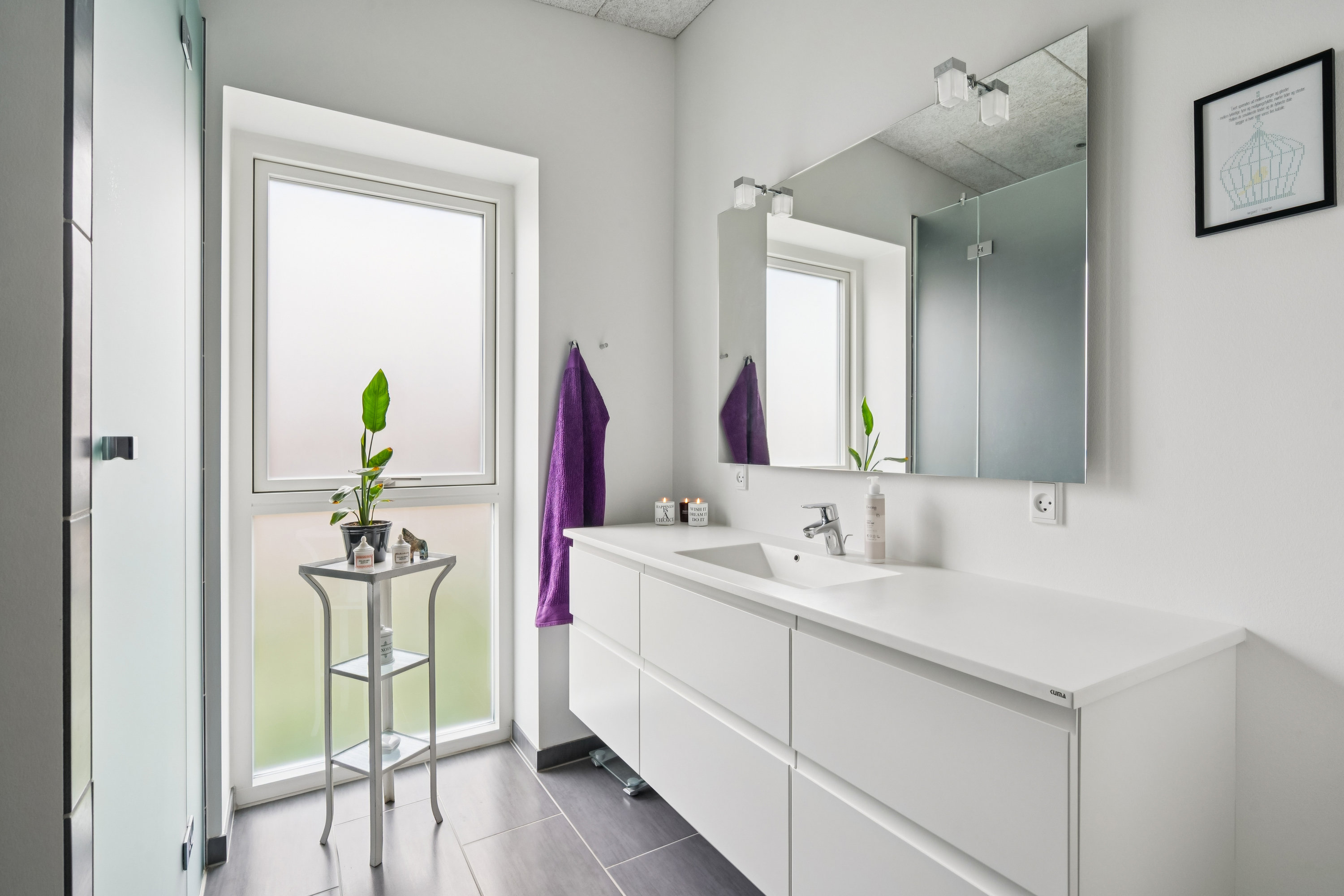 Fremhævet badeværelse billede i fuldskærmstilstand. Billede af Ambolten 22, Norring, 8382 Hinnerup