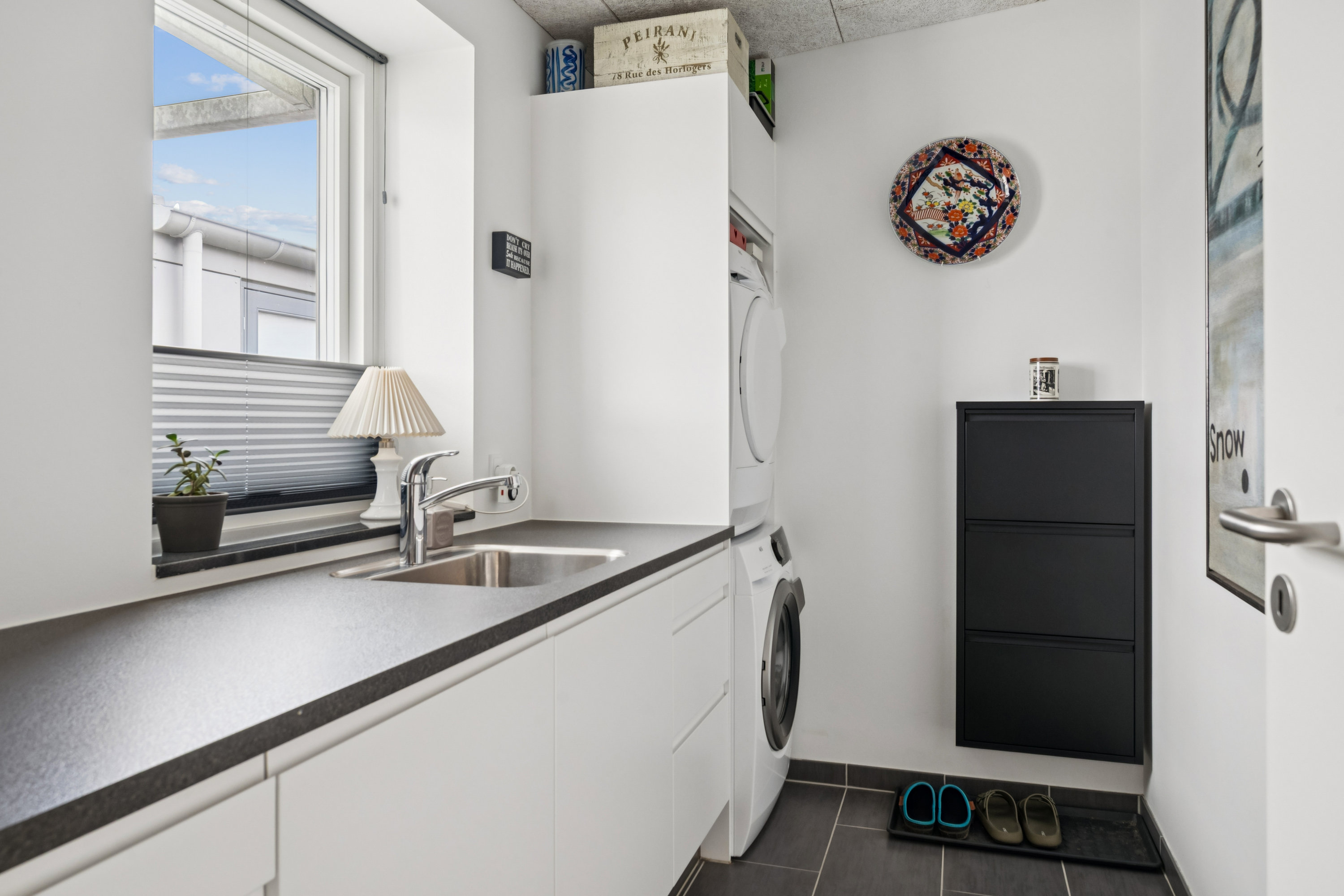 Fremhævet køkken billede i fuldskærmstilstand. Billede af Ambolten 22, Norring, 8382 Hinnerup