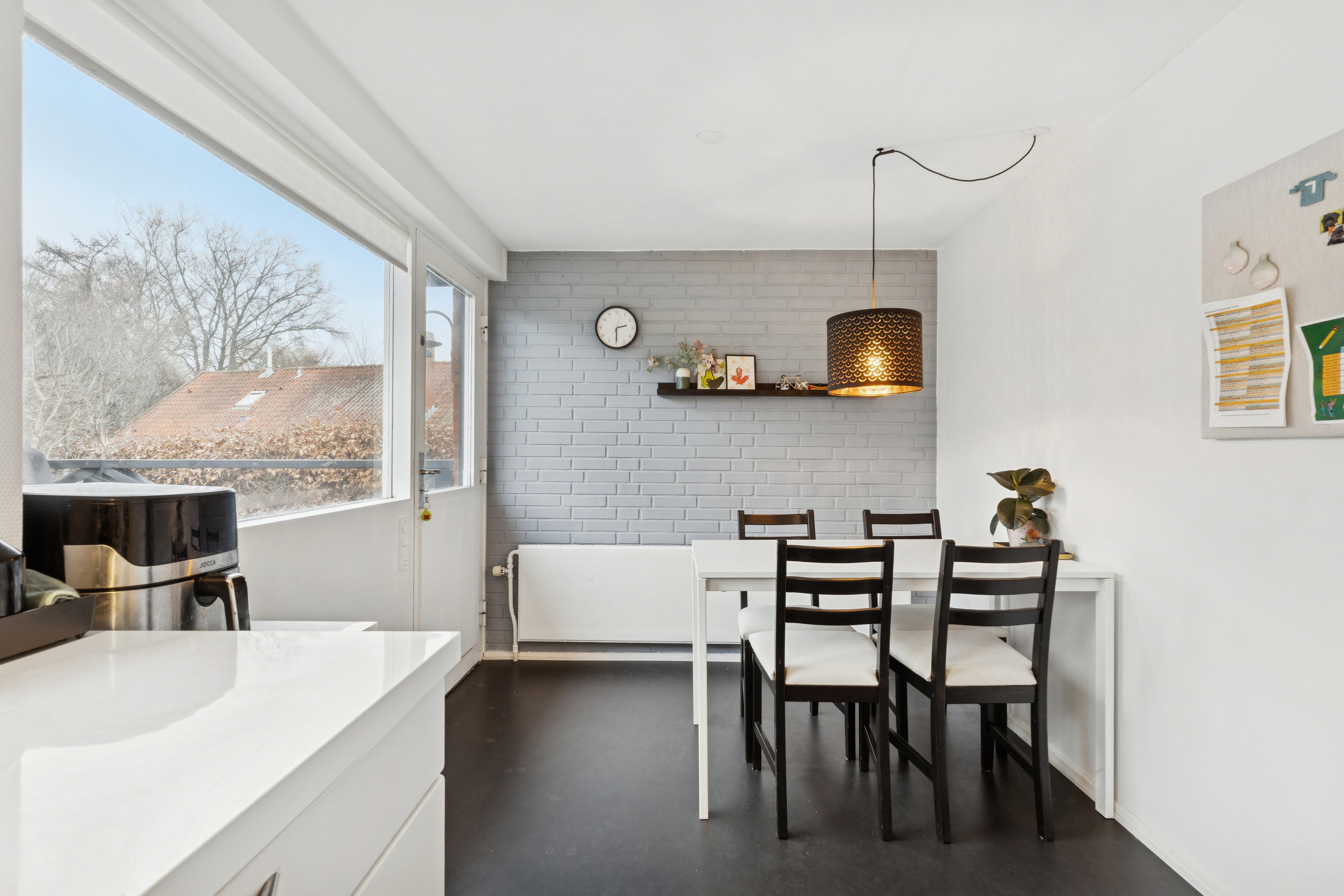 Fremhævet spiseplads i køkken billede i fuldskærmstilstand. Billede af Bøgevej 10, 5800 Nyborg