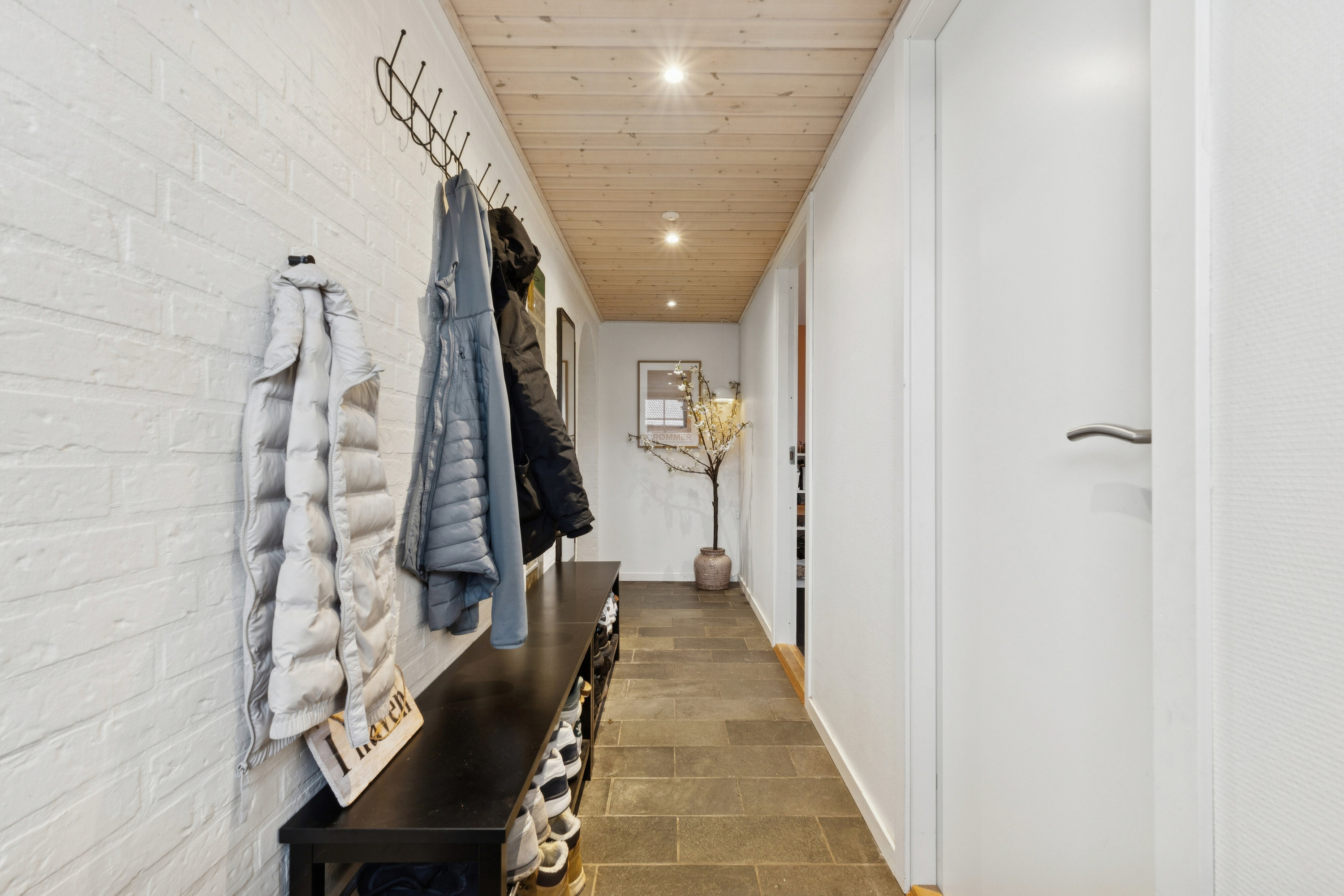 Fremhævet entré billede i fuldskærmstilstand. Billede af Bøgevej 10, 5800 Nyborg