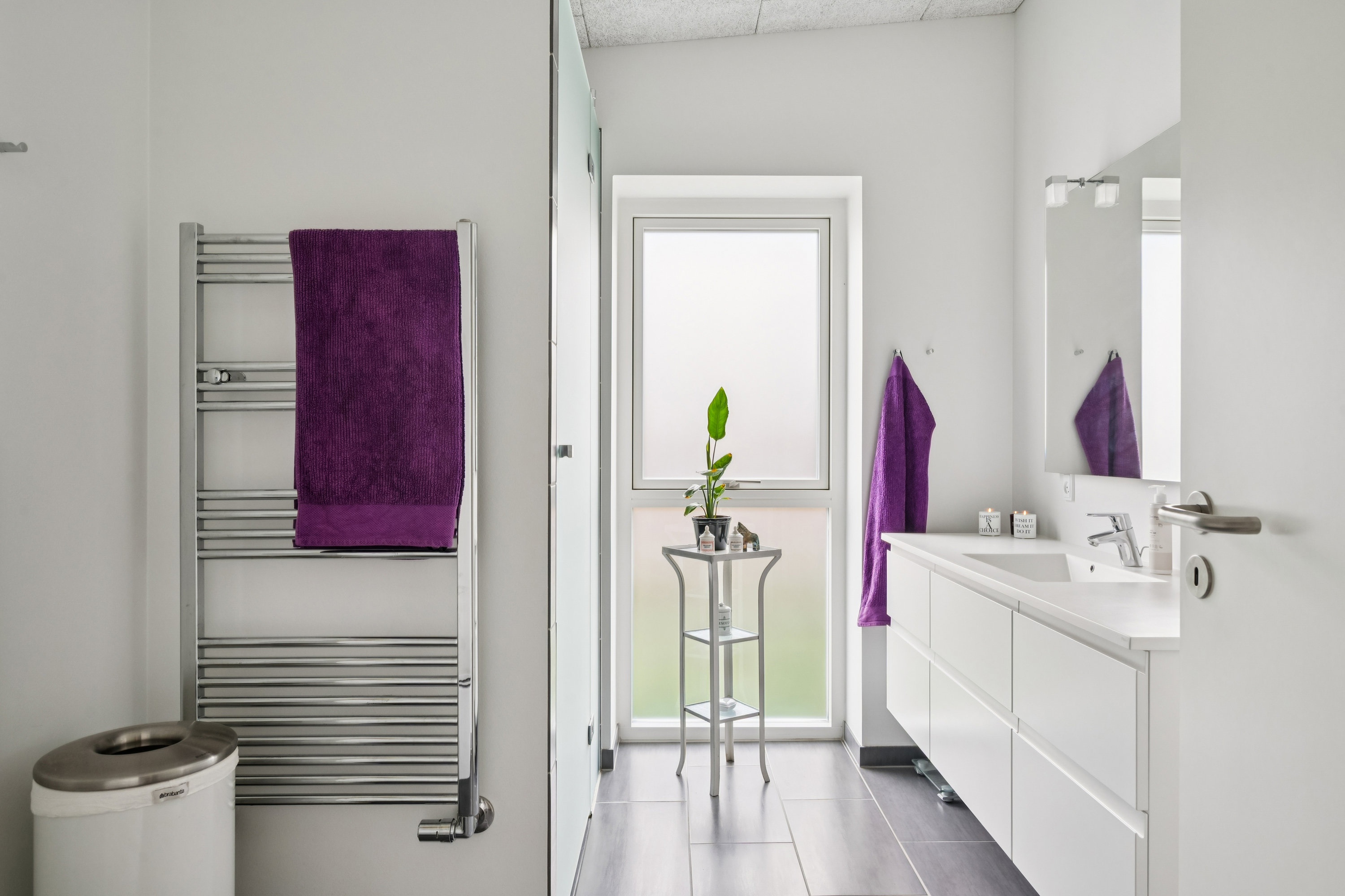 Fremhævet badeværelse billede i fuldskærmstilstand. Billede af Ambolten 22, Norring, 8382 Hinnerup