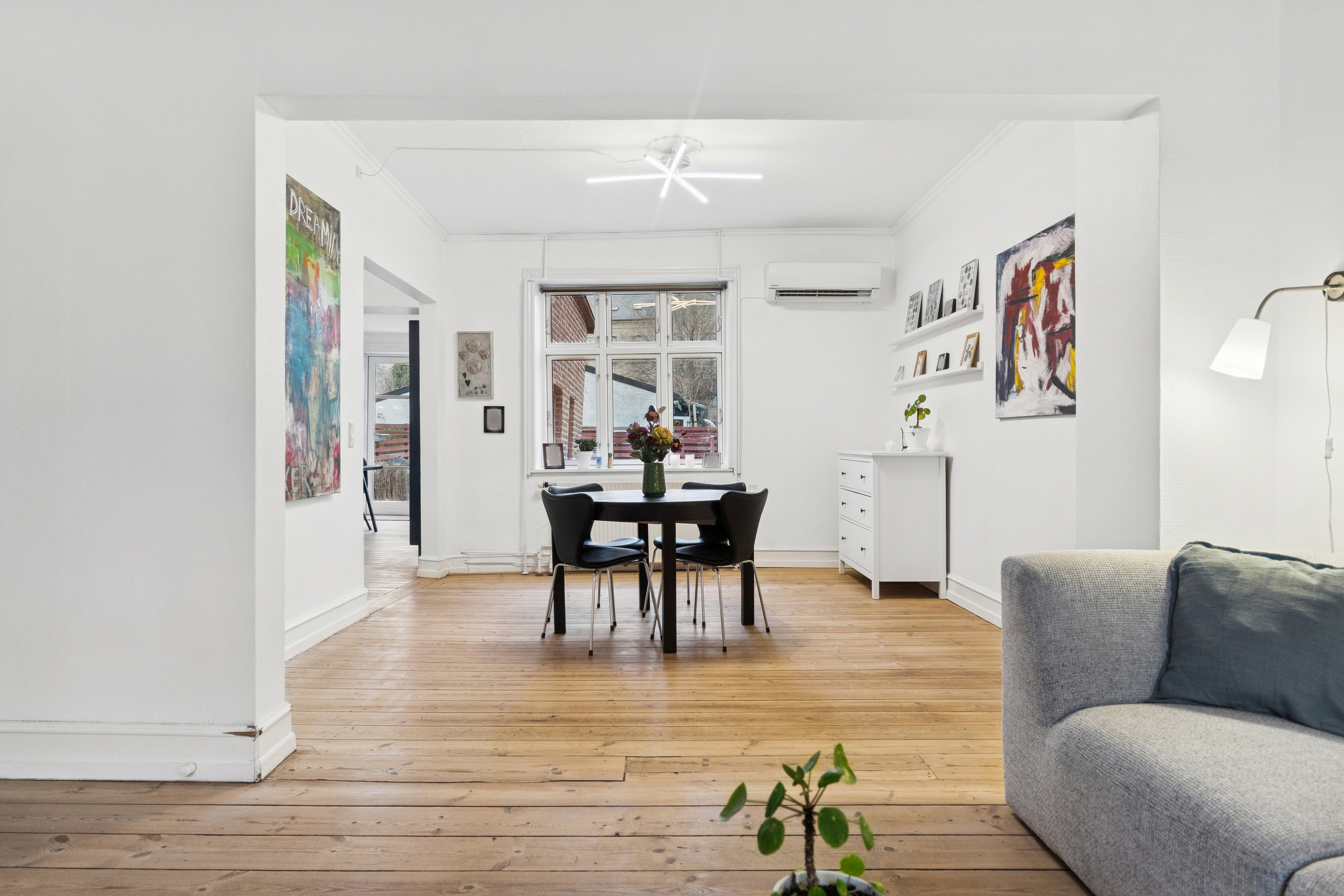 Fremhævet stue billede i fuldskærmstilstand. Billede af Skovbogade 23, 4000 Roskilde