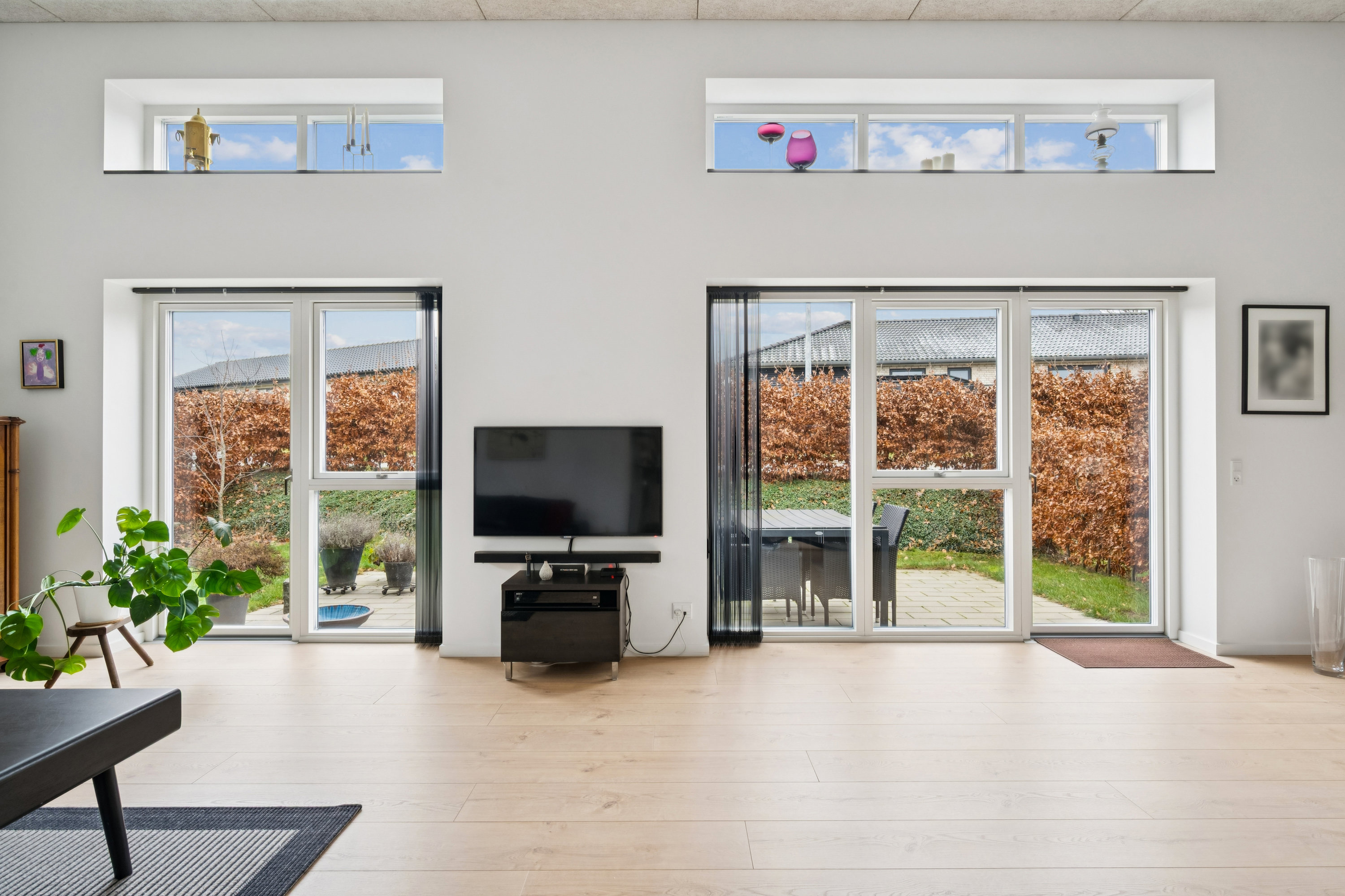 Fremhævet stue billede i fuldskærmstilstand. Billede af Ambolten 22, Norring, 8382 Hinnerup