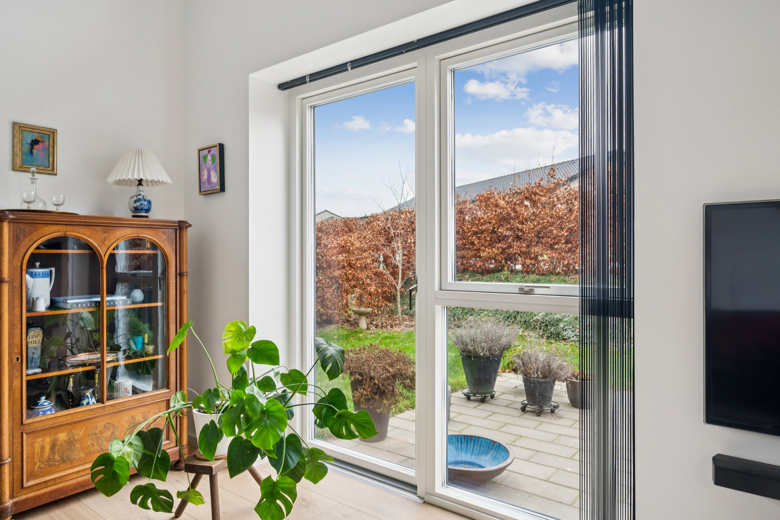 Fremhævet stue billede i fuldskærmstilstand. Billede af Ambolten 22, Norring, 8382 Hinnerup