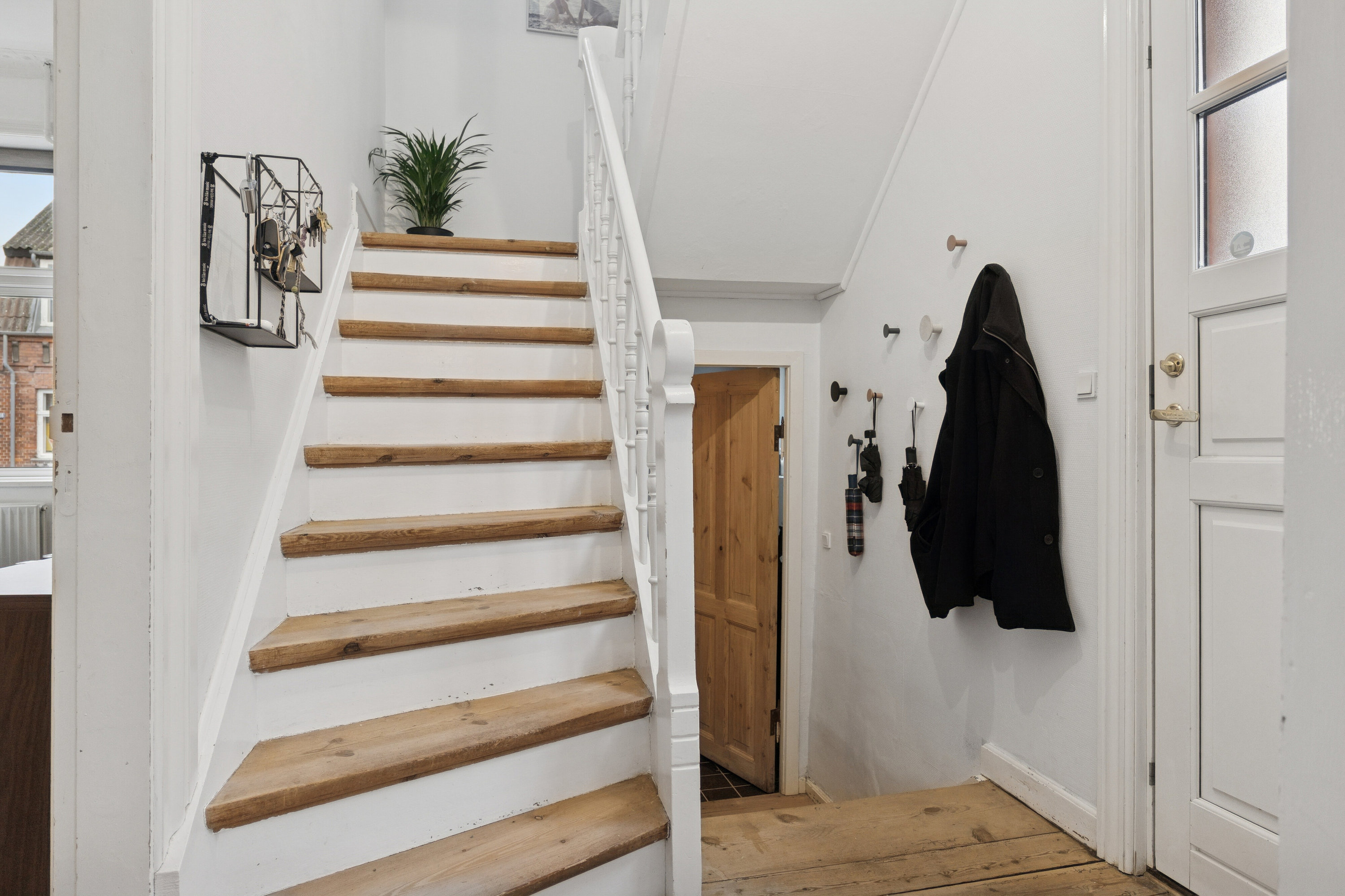 Fremhævet trappe billede i fuldskærmstilstand. Billede af Skovbogade 23, 4000 Roskilde