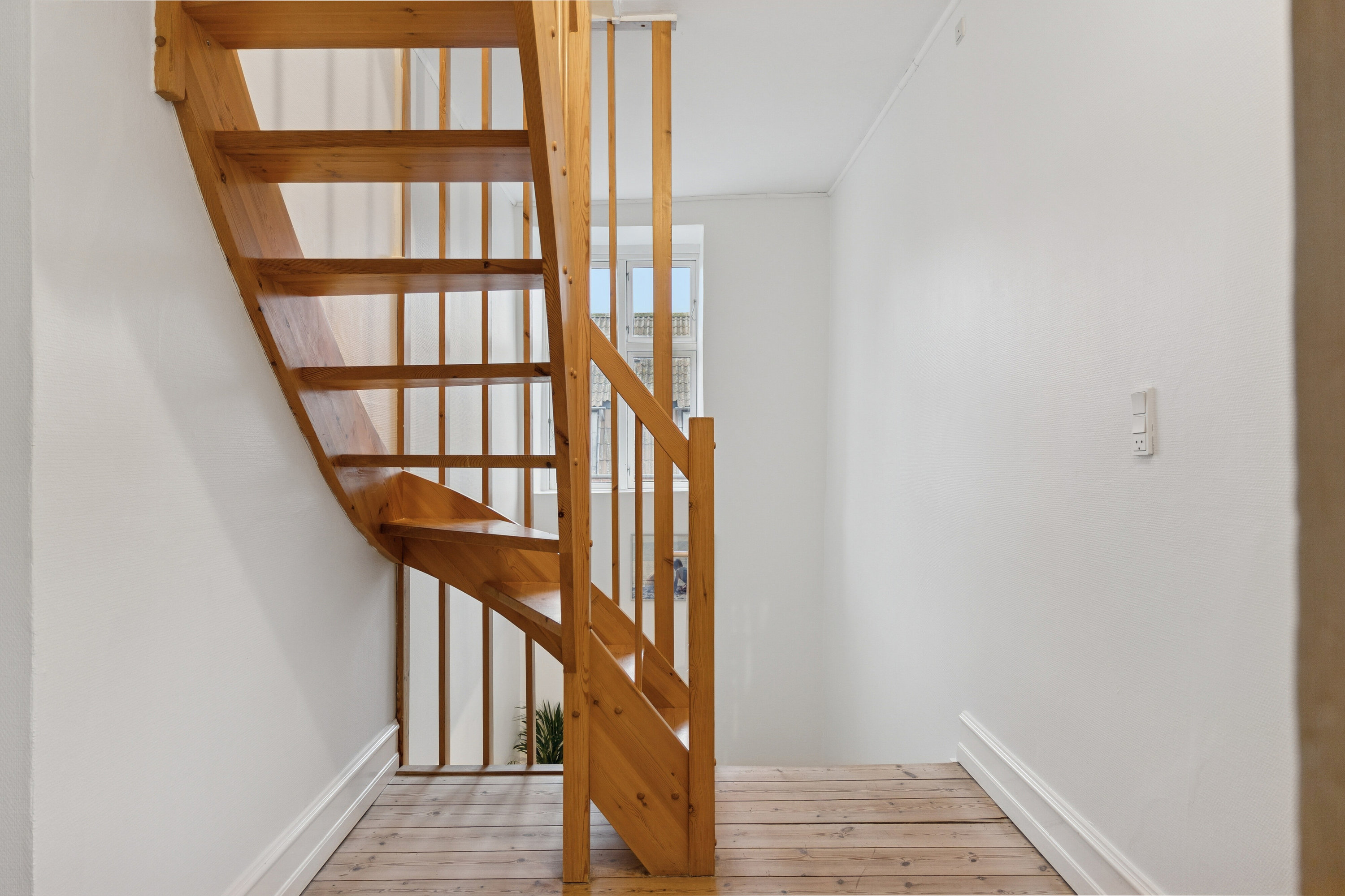 Fremhævet trappe billede i fuldskærmstilstand. Billede af Skovbogade 23, 4000 Roskilde