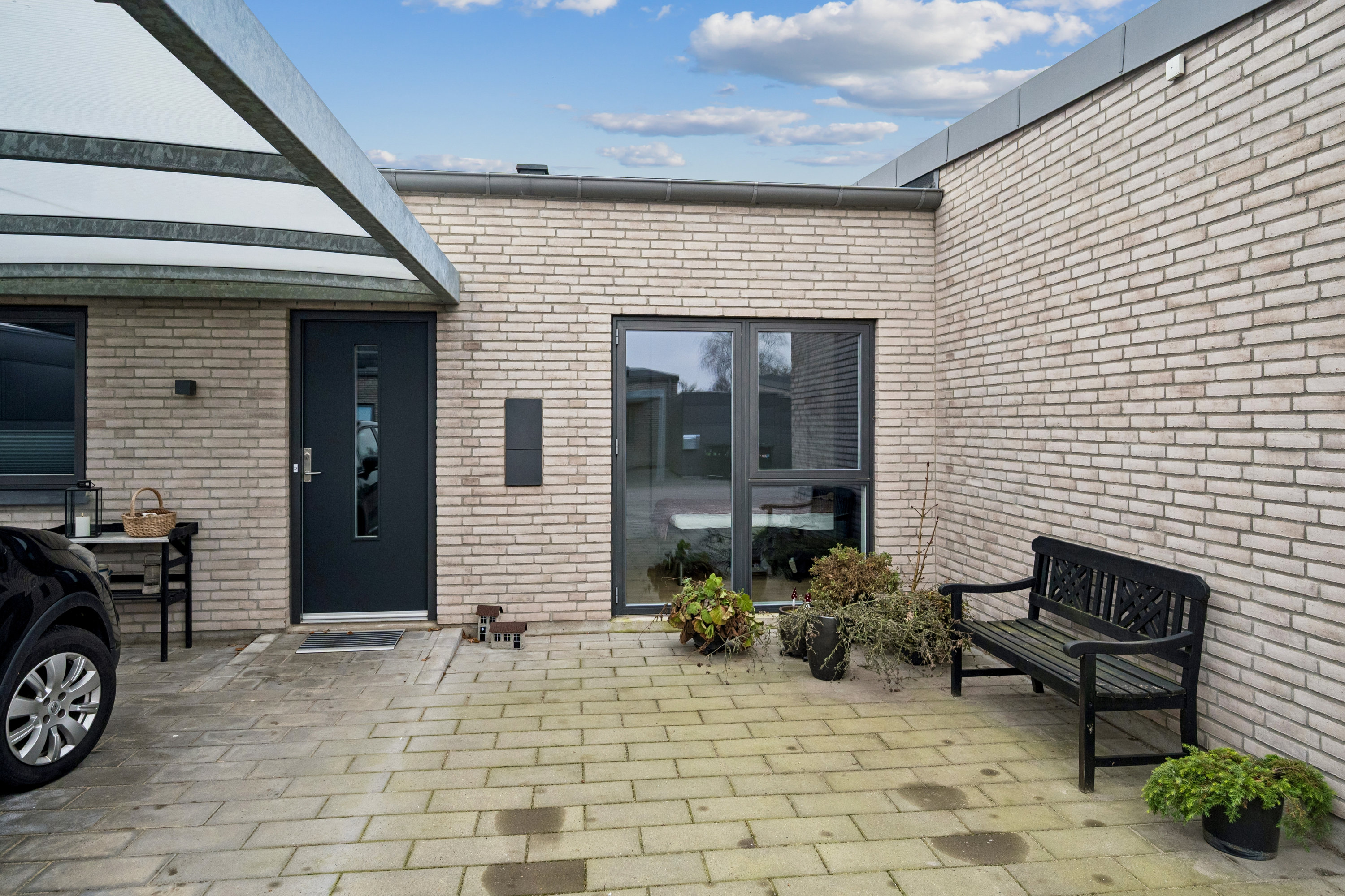 Fremhævet terrasse billede i fuldskærmstilstand. Billede af Ambolten 22, Norring, 8382 Hinnerup