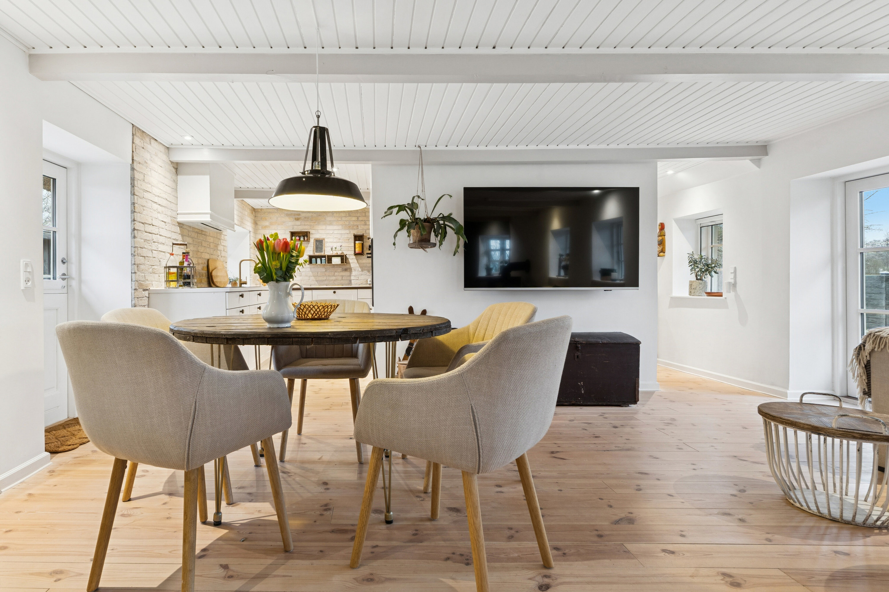 Fremhævet stue billede i fuldskærmstilstand. Billede af Assensvej 173, Hillerslev, 5750 Ringe