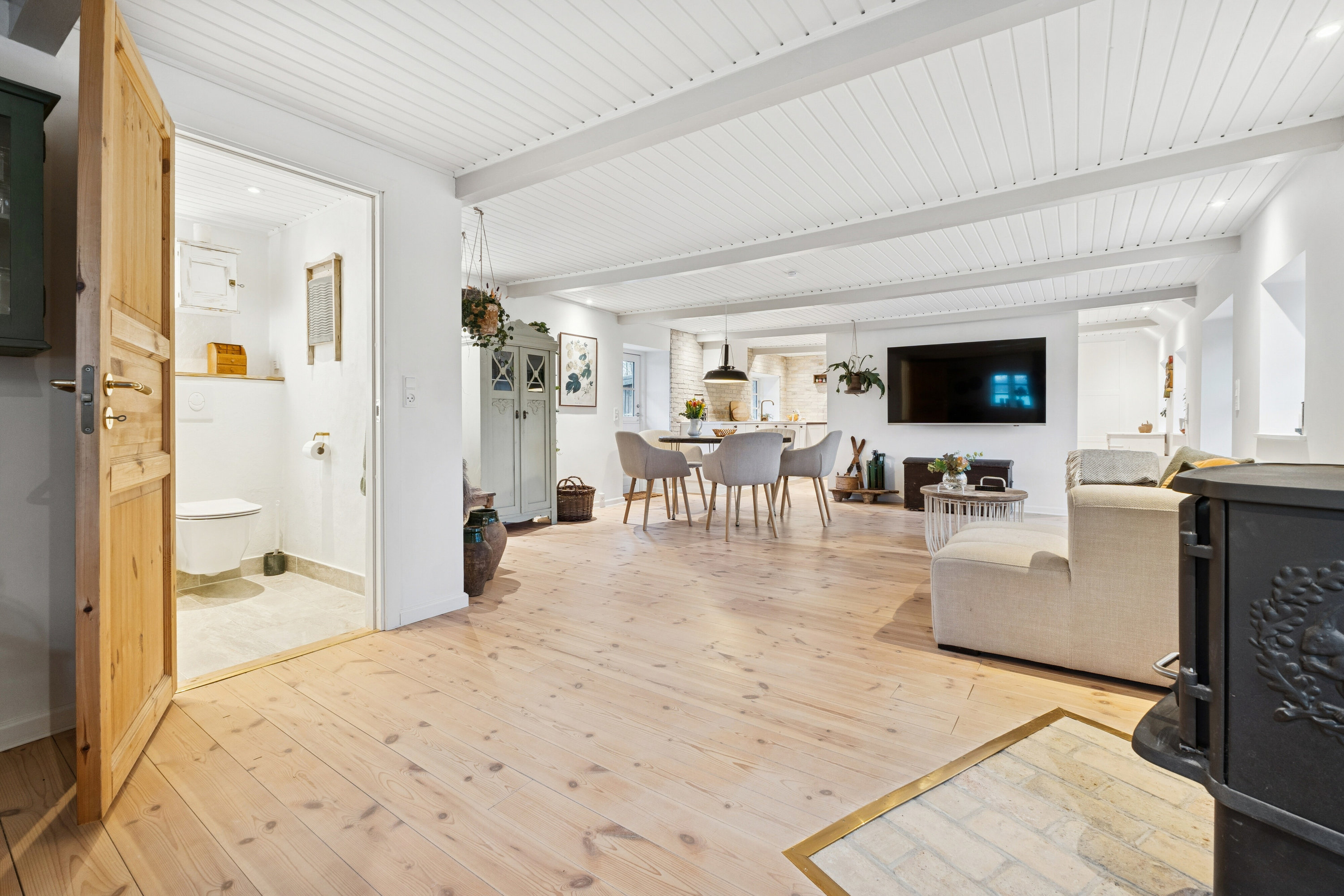 Fremhævet stue billede i fuldskærmstilstand. Billede af Assensvej 173, Hillerslev, 5750 Ringe