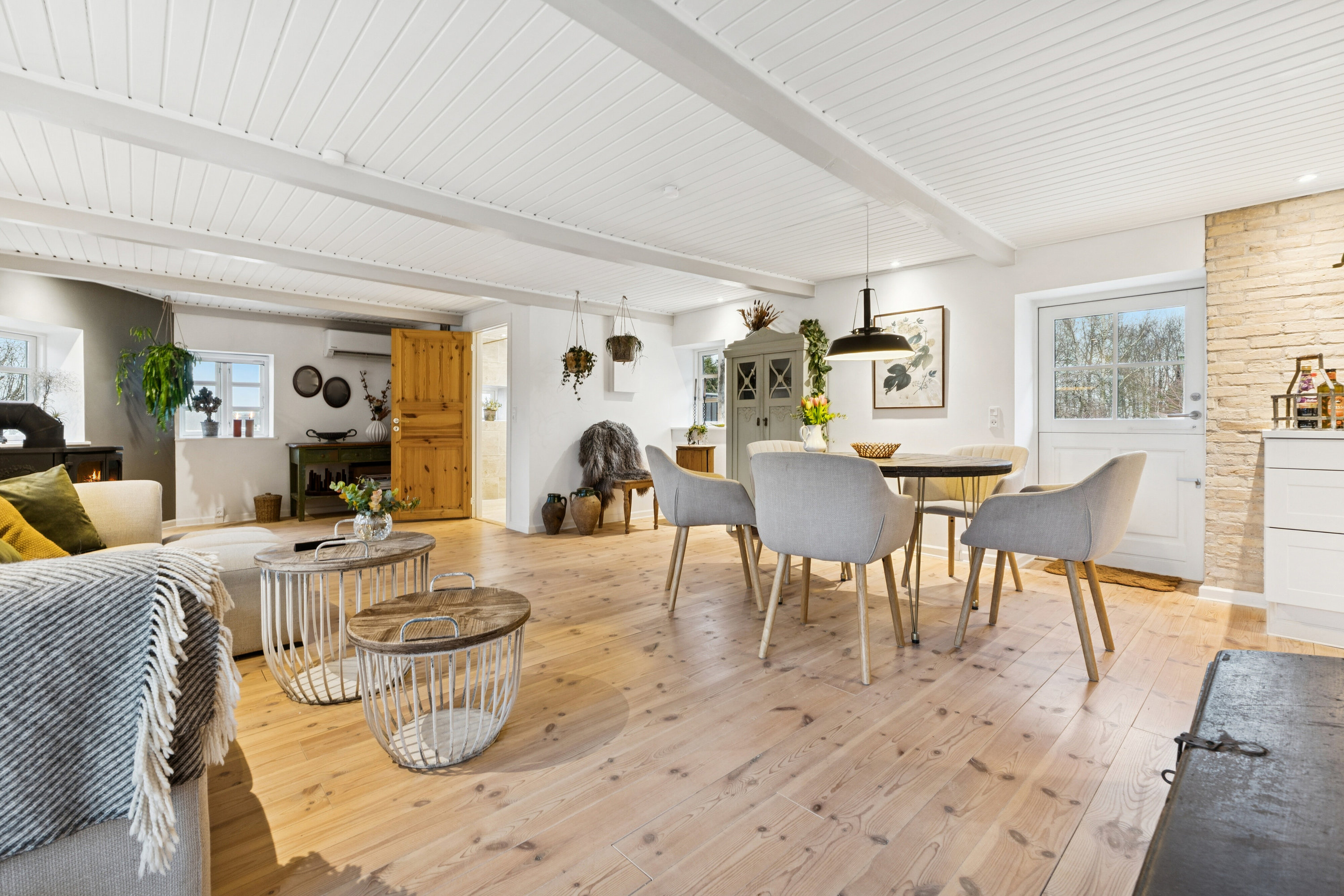 Fremhævet stue billede i fuldskærmstilstand. Billede af Assensvej 173, Hillerslev, 5750 Ringe