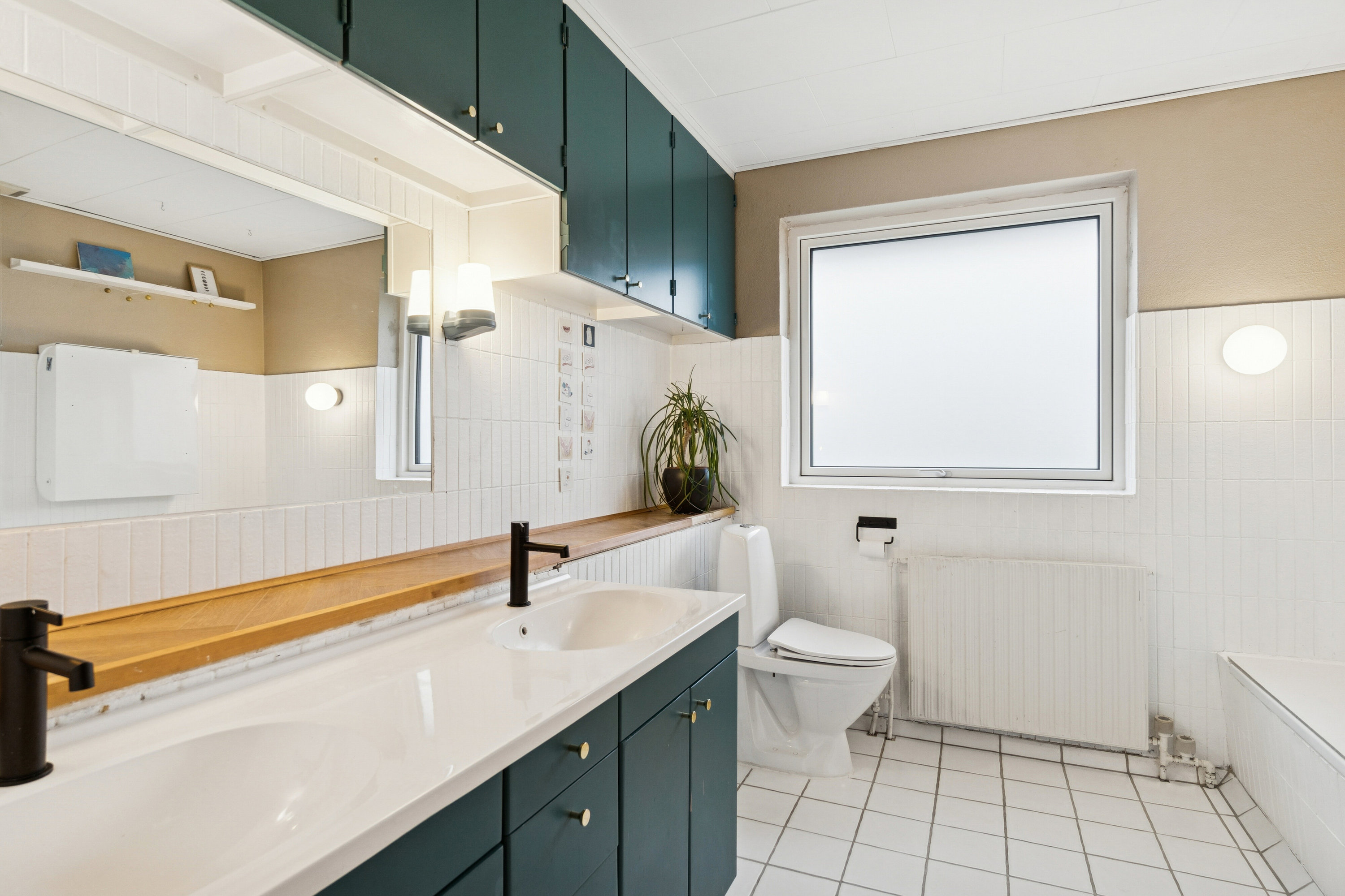 Fremhævet badeværelse billede i fuldskærmstilstand. Billede af Akacieparken 32, 7430 Ikast