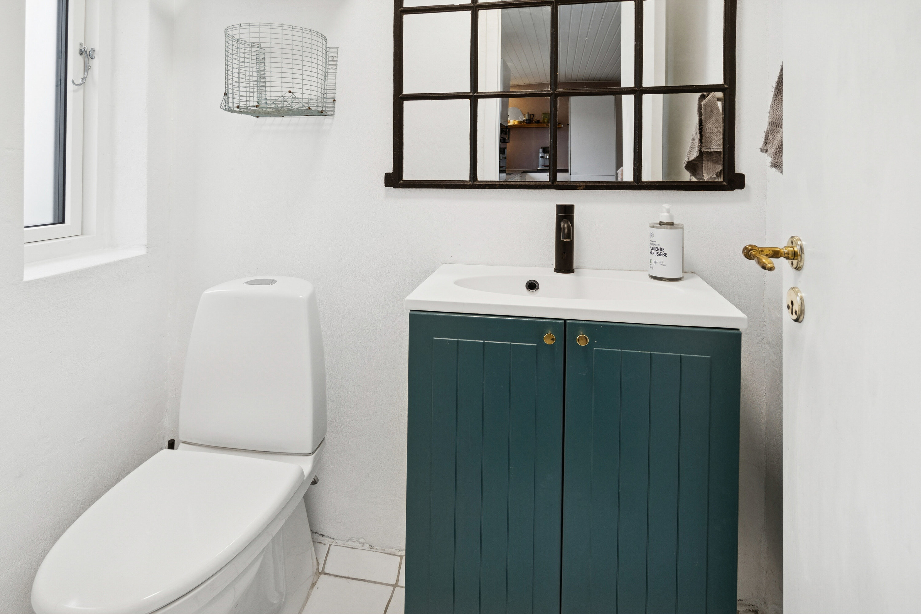 Fremhævet badeværelse billede i fuldskærmstilstand. Billede af Akacieparken 32, 7430 Ikast