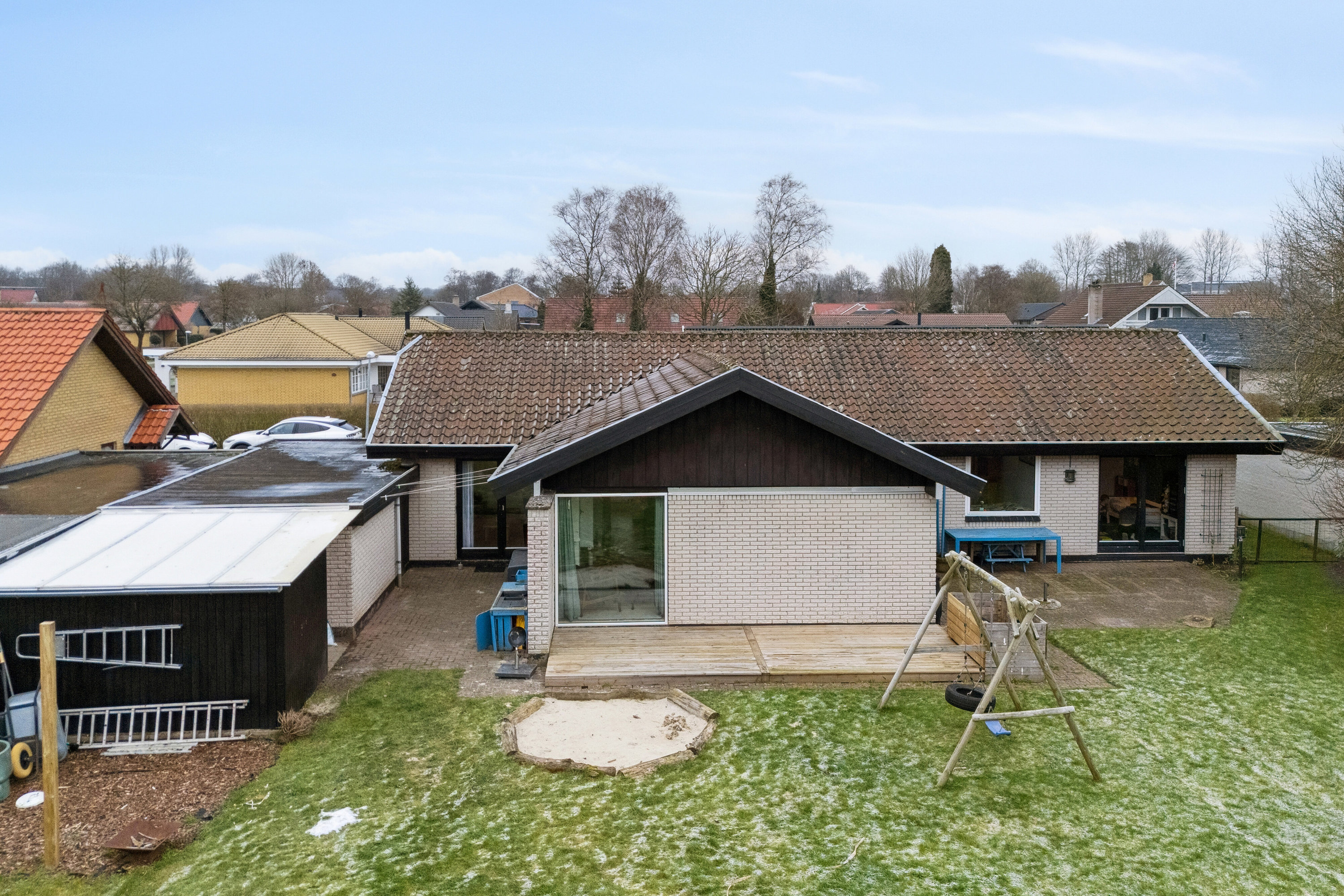 Fremhævet set fra haven billede i fuldskærmstilstand. Billede af Akacieparken 32, 7430 Ikast