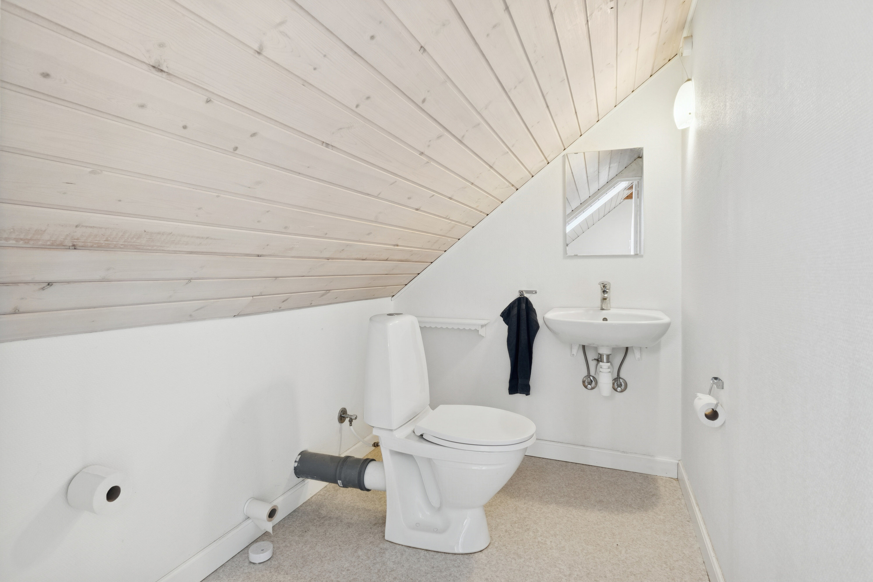 Fremhævet badeværelse billede i fuldskærmstilstand. Billede af Gl. Byvej 18, Årslev, 5792 Årslev