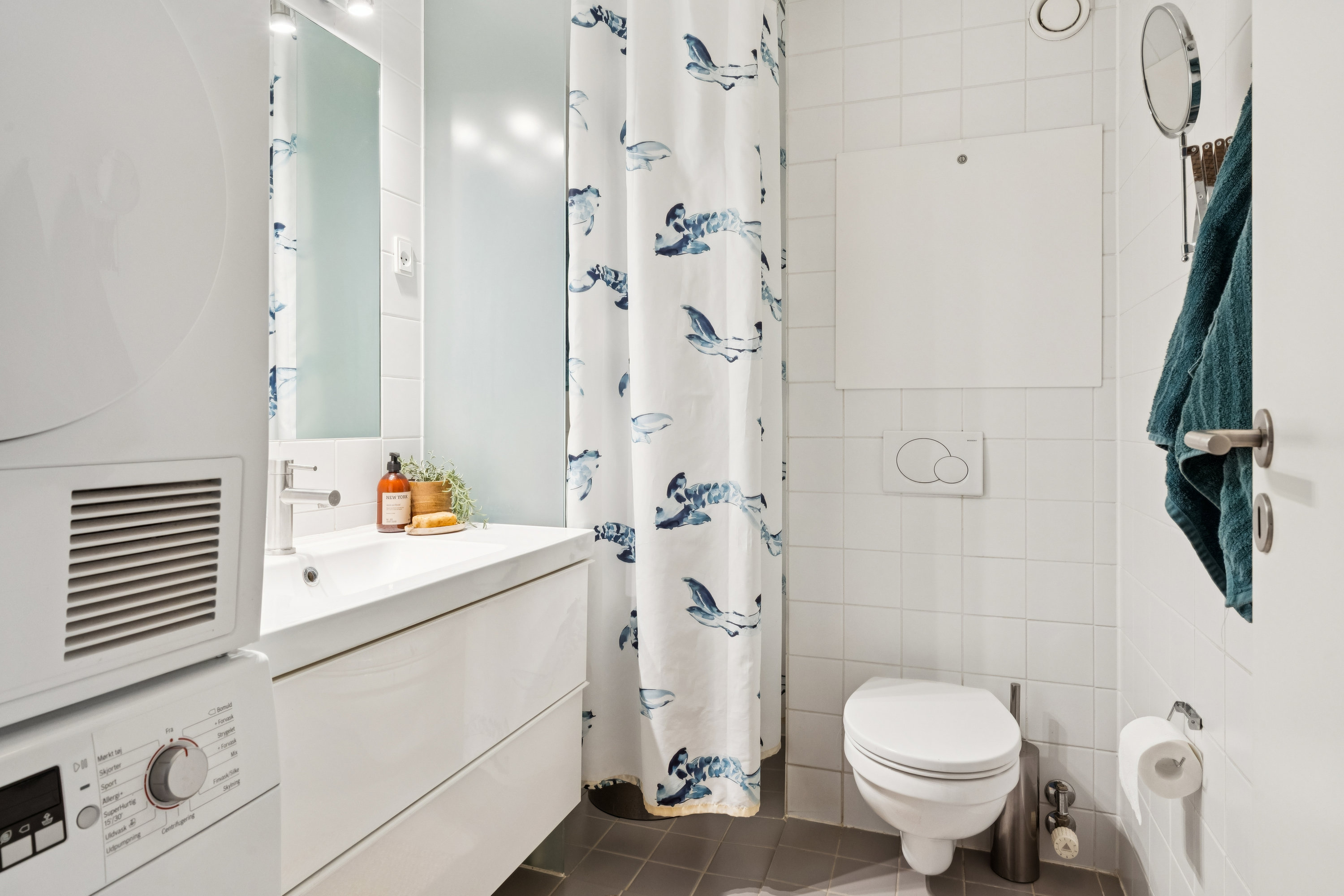 Fremhævet badeværelse billede i fuldskærmstilstand. Billede af Henning Smiths Vej 15E, 3. 5., 9000 Aalborg