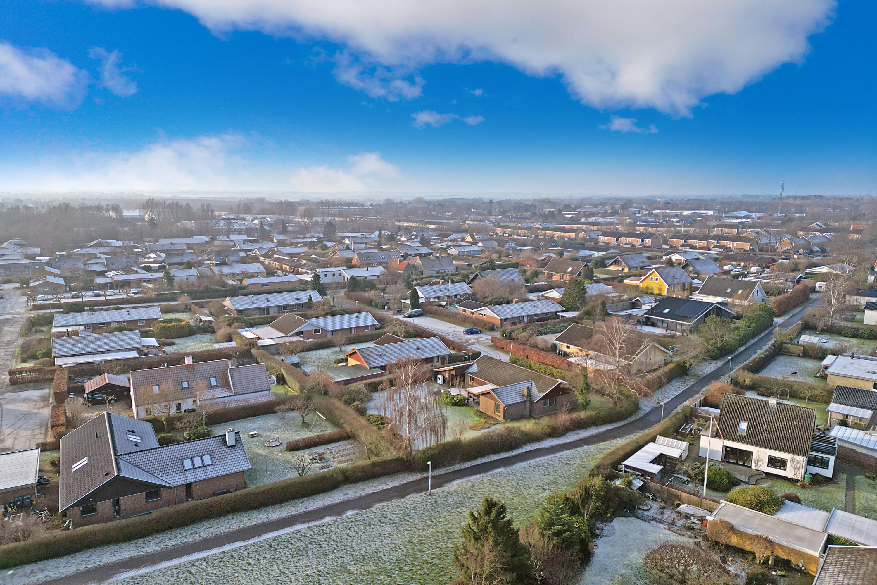 Fremhævet luftfoto billede i fuldskærmstilstand. Billede af Langebjergvej 231, 3050 Humlebæk