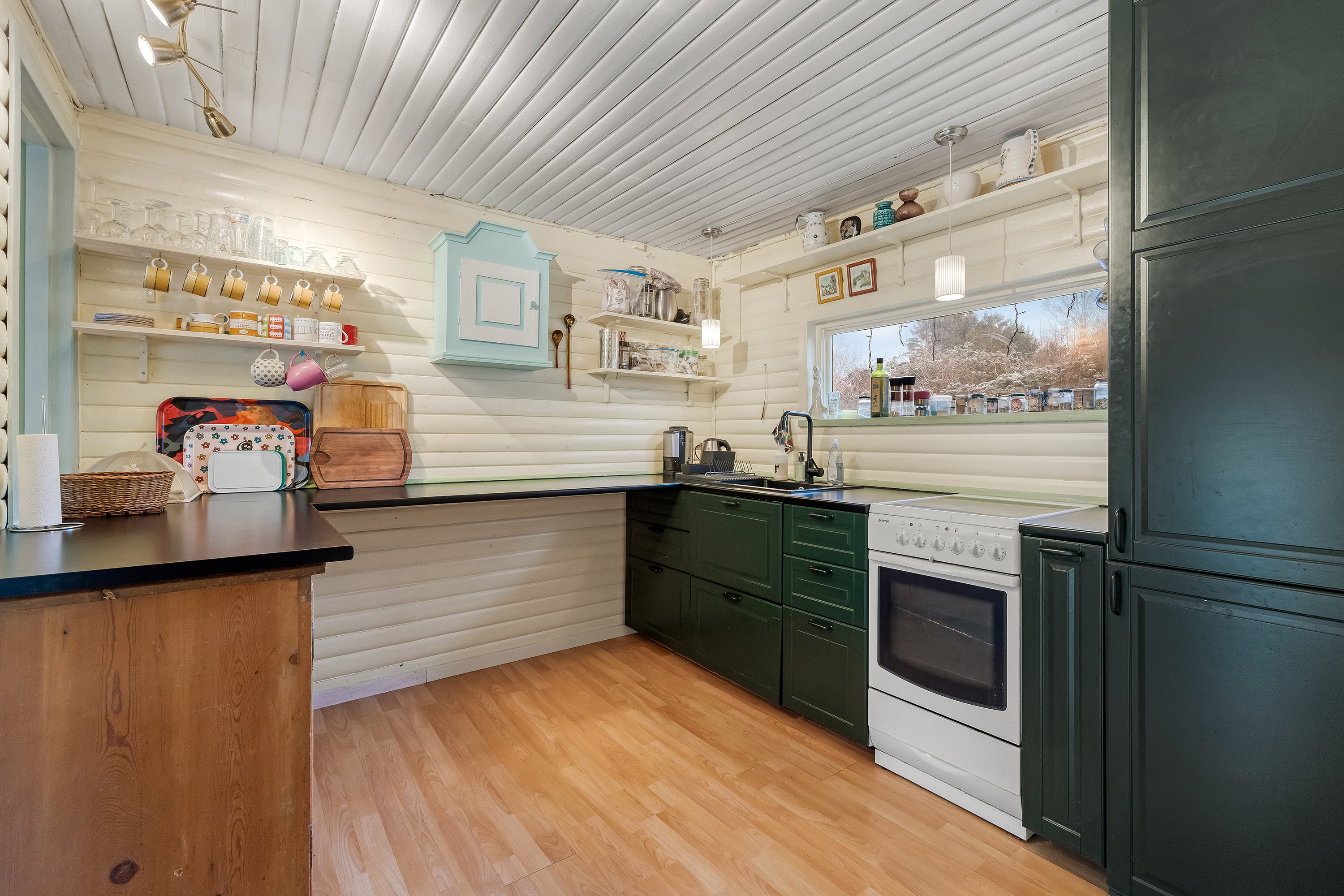 Fremhævet køkken billede i fuldskærmstilstand. Billede af Hyldevænget 23, Over Draaby Strand, 3630 Jægerspris