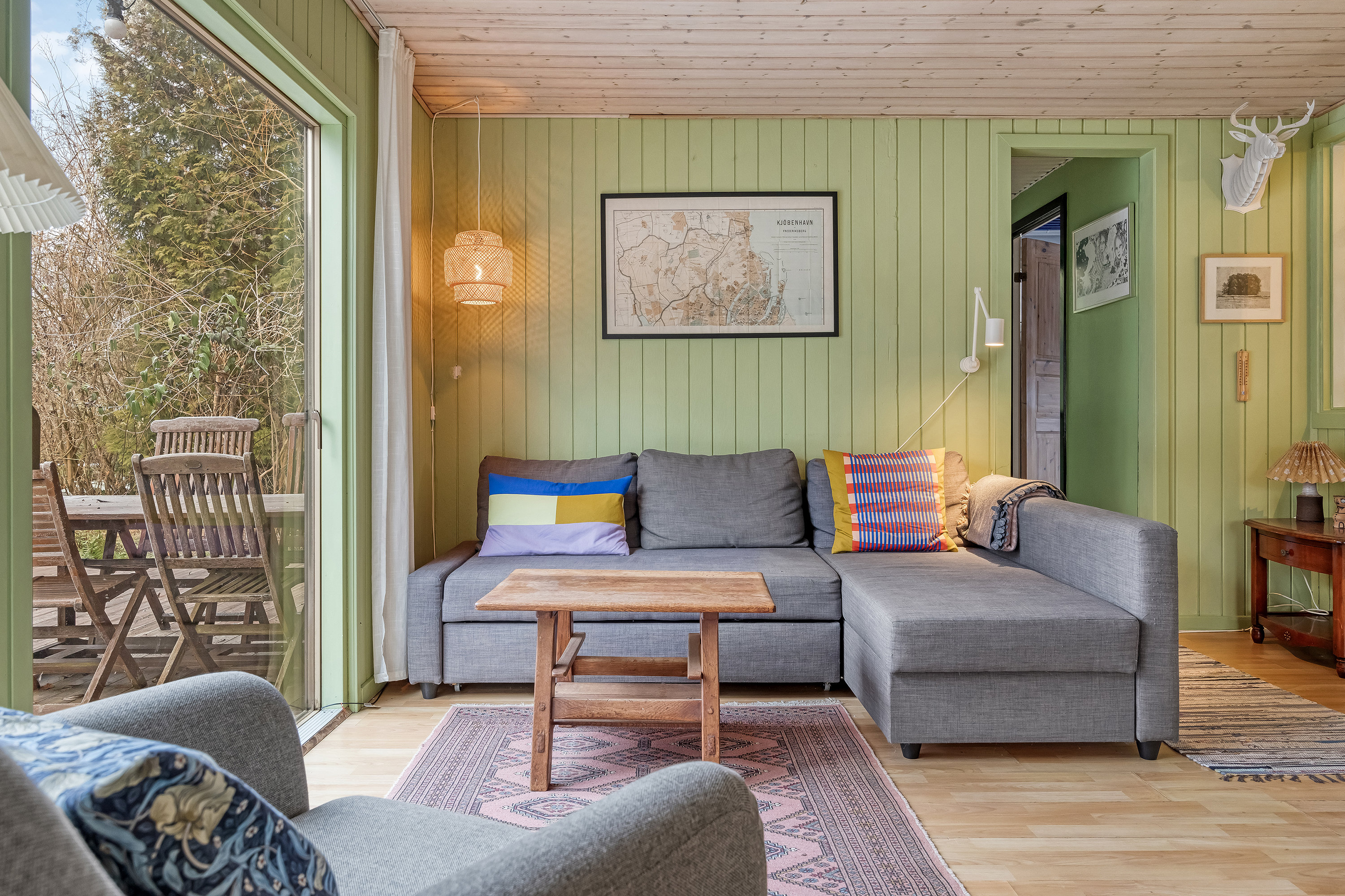 Fremhævet stue billede i fuldskærmstilstand. Billede af Hyldevænget 23, Over Draaby Strand, 3630 Jægerspris