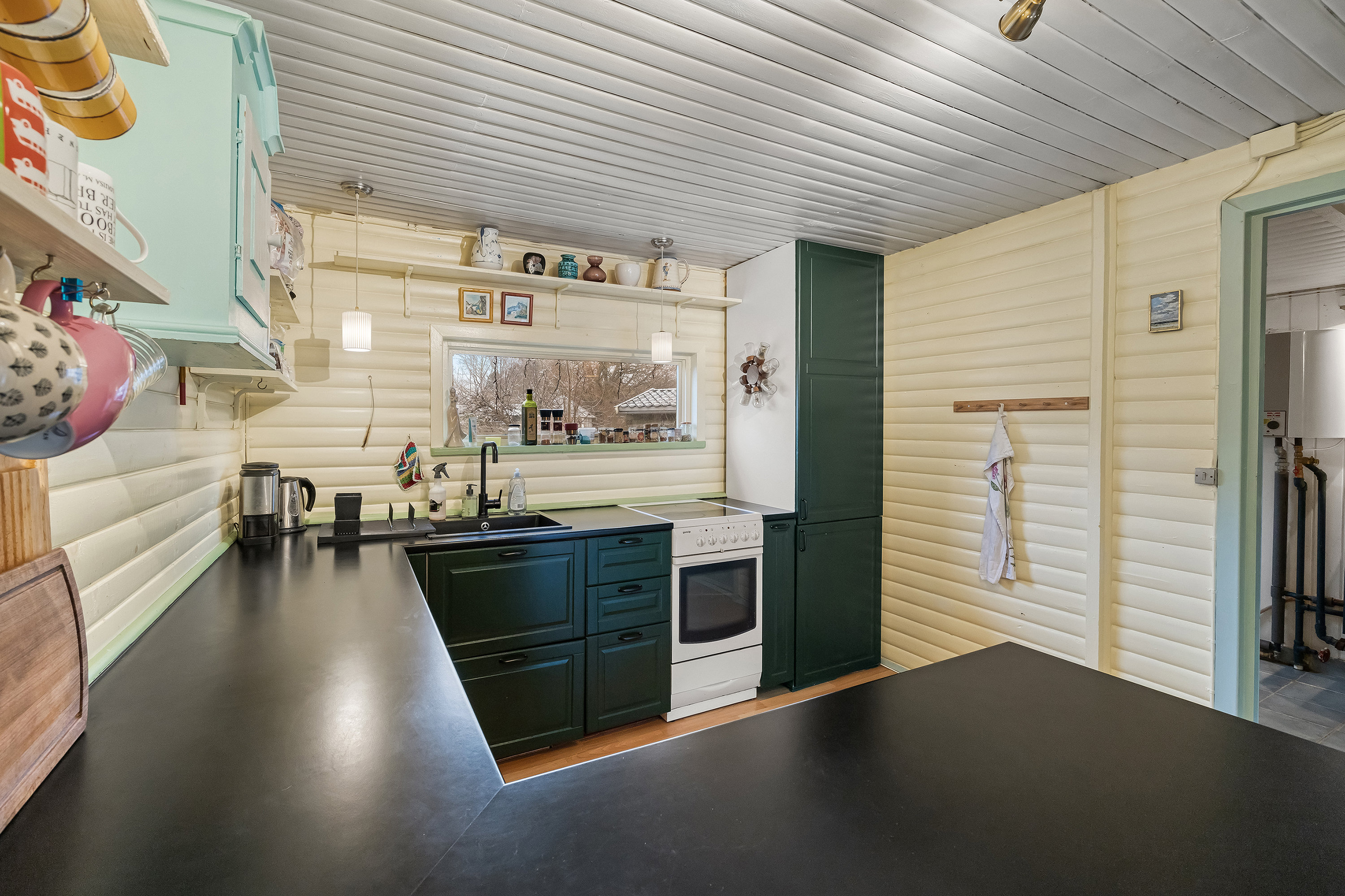 Fremhævet køkken billede i fuldskærmstilstand. Billede af Hyldevænget 23, Over Draaby Strand, 3630 Jægerspris