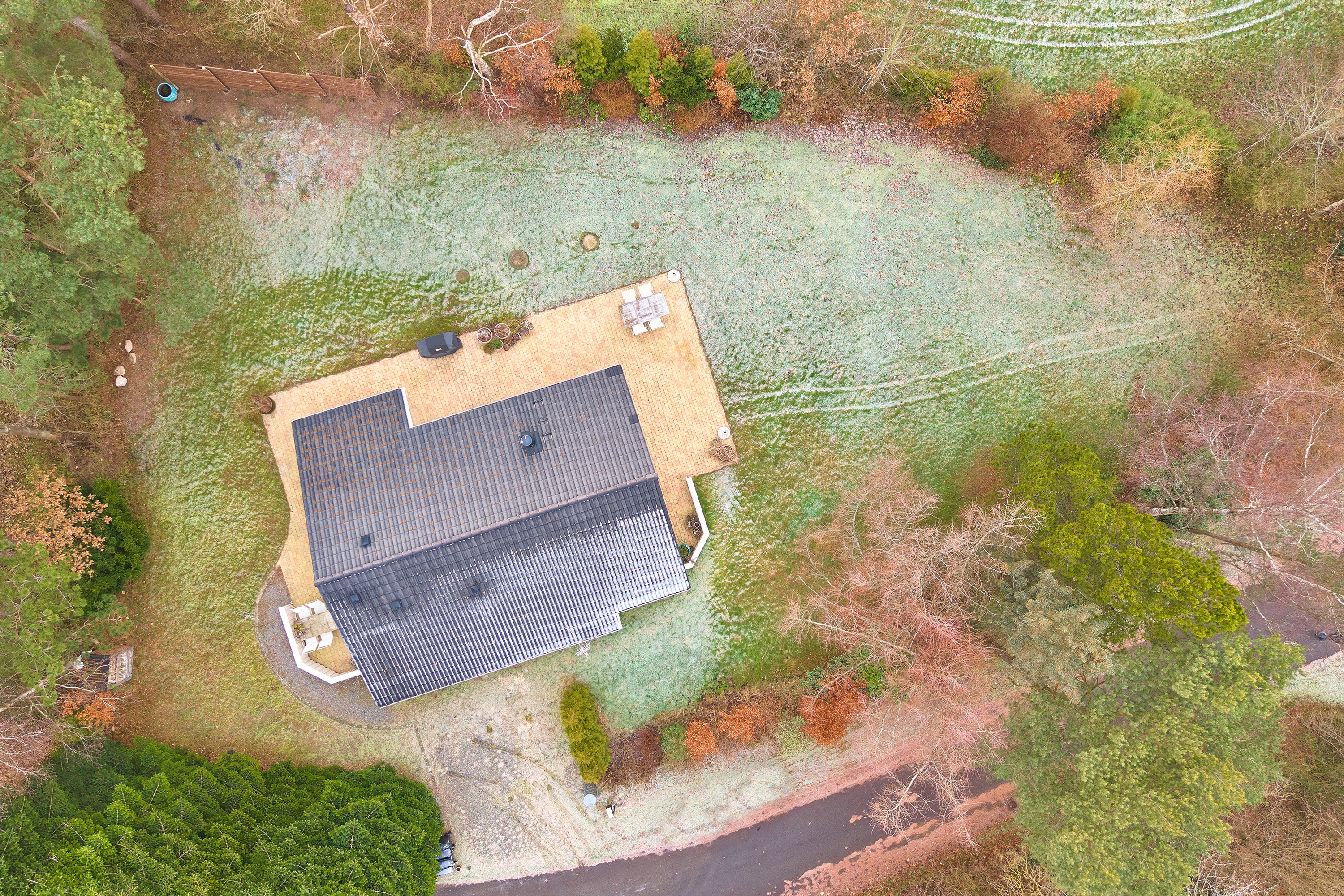 Fremhævet ejendommen billede i fuldskærmstilstand. Billede af Steenleng-Åsen 2, Rågeleje, 3210 Vejby