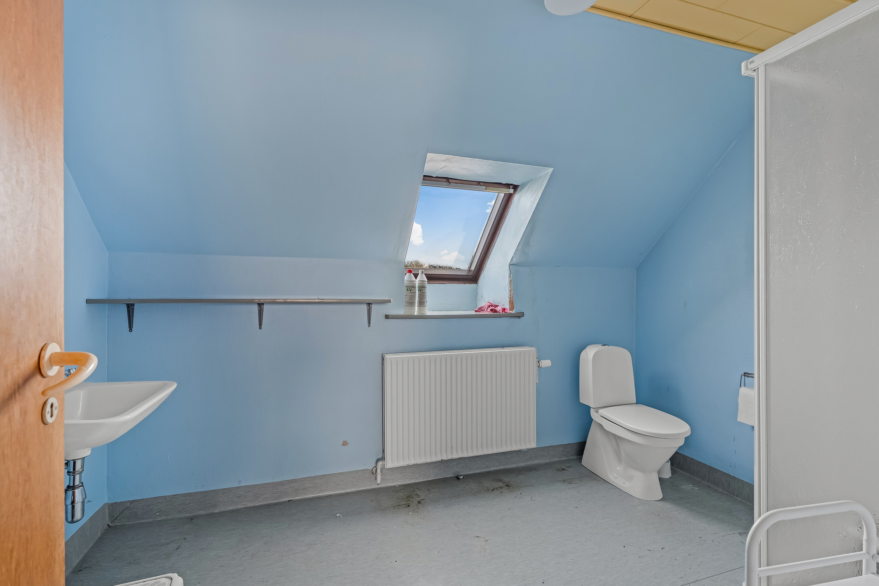 Fremhævet badeværelse billede i fuldskærmstilstand. Billede af Nylandsvej 15, 4913 Horslunde