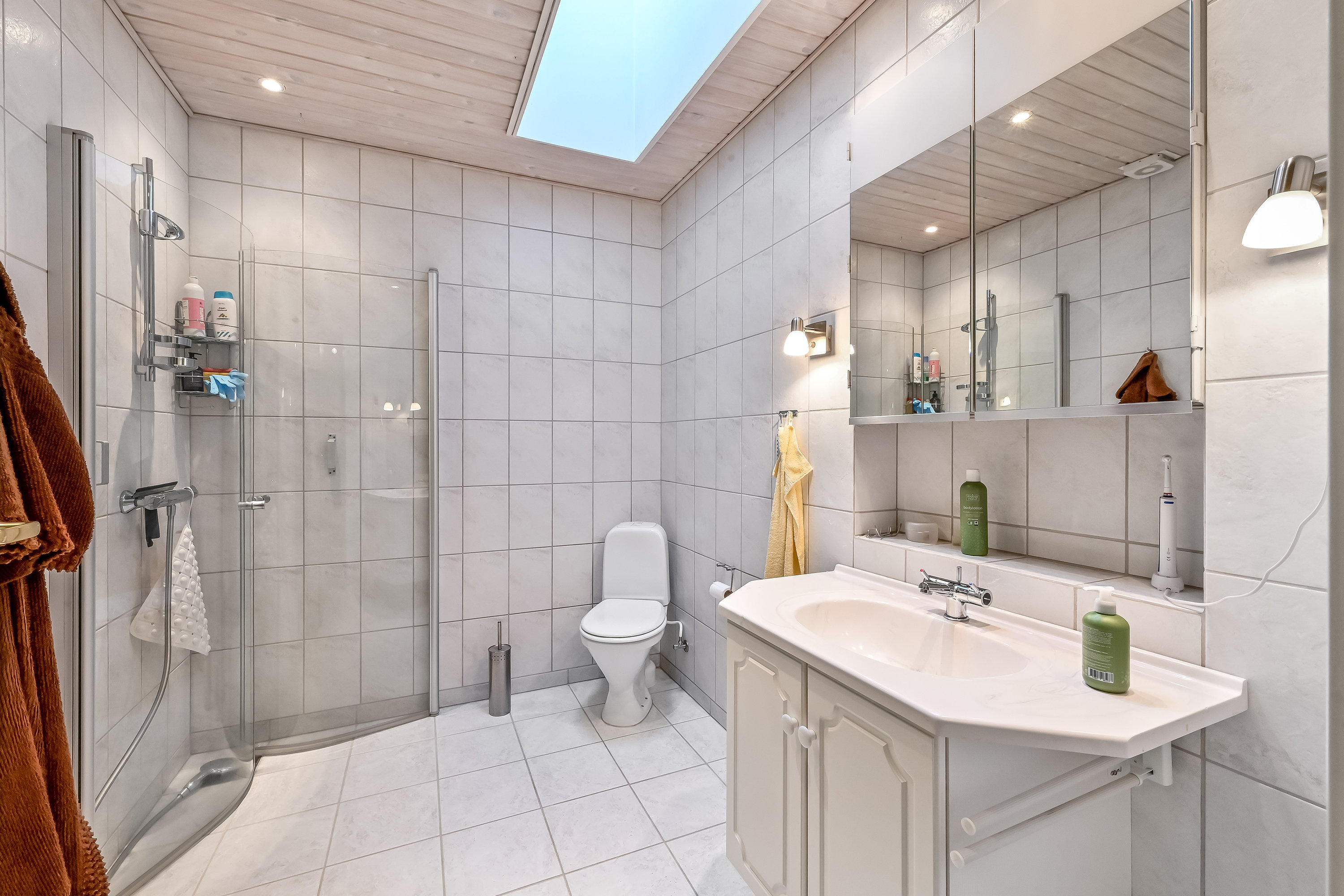 Fremhævet badeværelse billede i fuldskærmstilstand. Billede af Benediktesvej 9, Lind, 7400 Herning