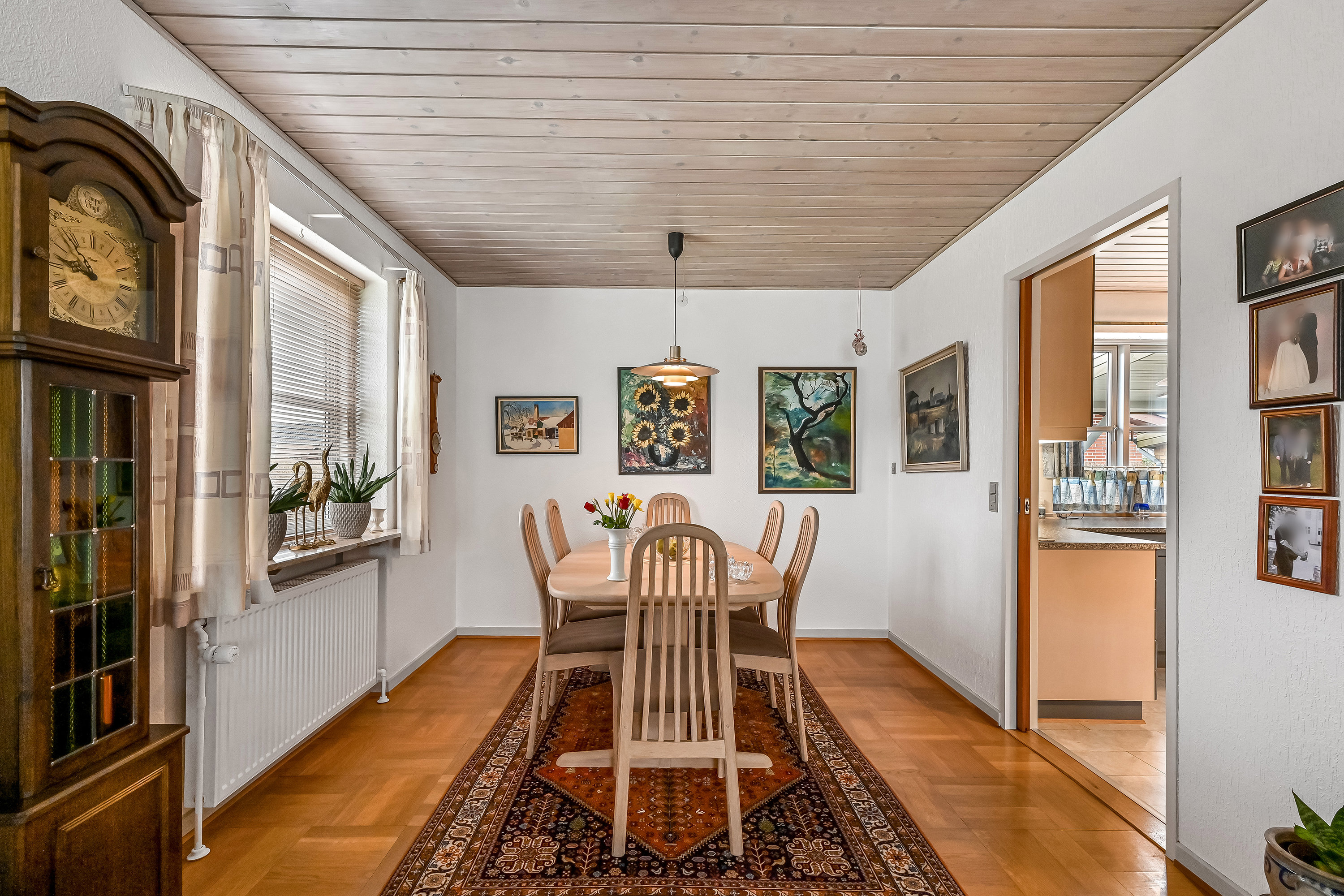 Fremhævet stue billede i fuldskærmstilstand. Billede af Benediktesvej 9, Lind, 7400 Herning