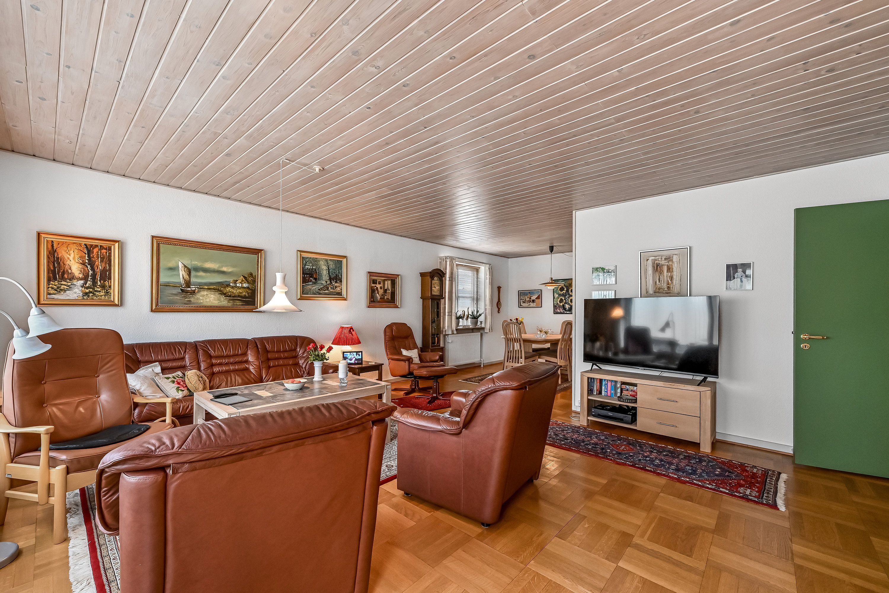 Fremhævet stue billede i fuldskærmstilstand. Billede af Benediktesvej 9, Lind, 7400 Herning