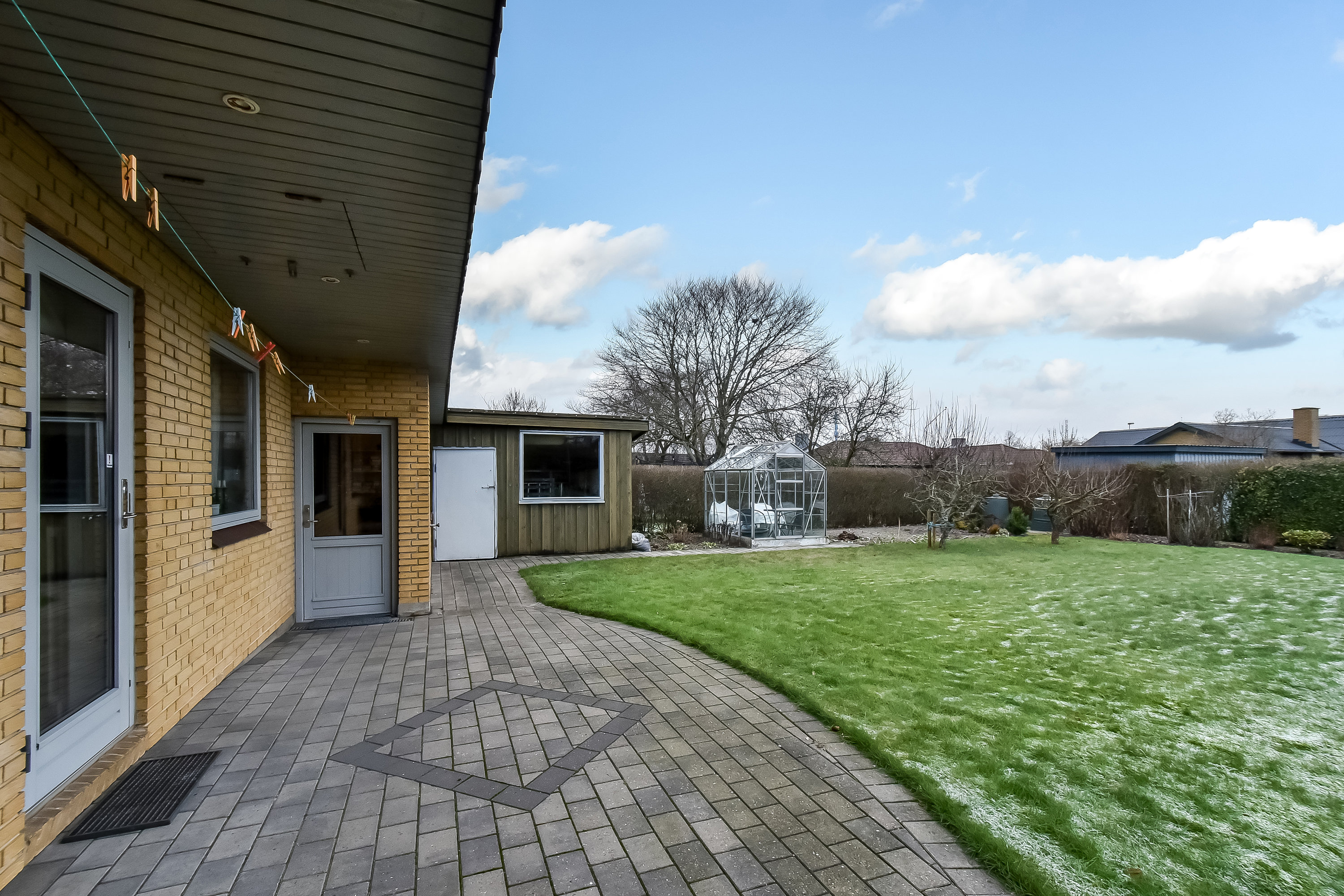 Fremhævet terrasse billede i fuldskærmstilstand. Billede af Benediktesvej 9, Lind, 7400 Herning