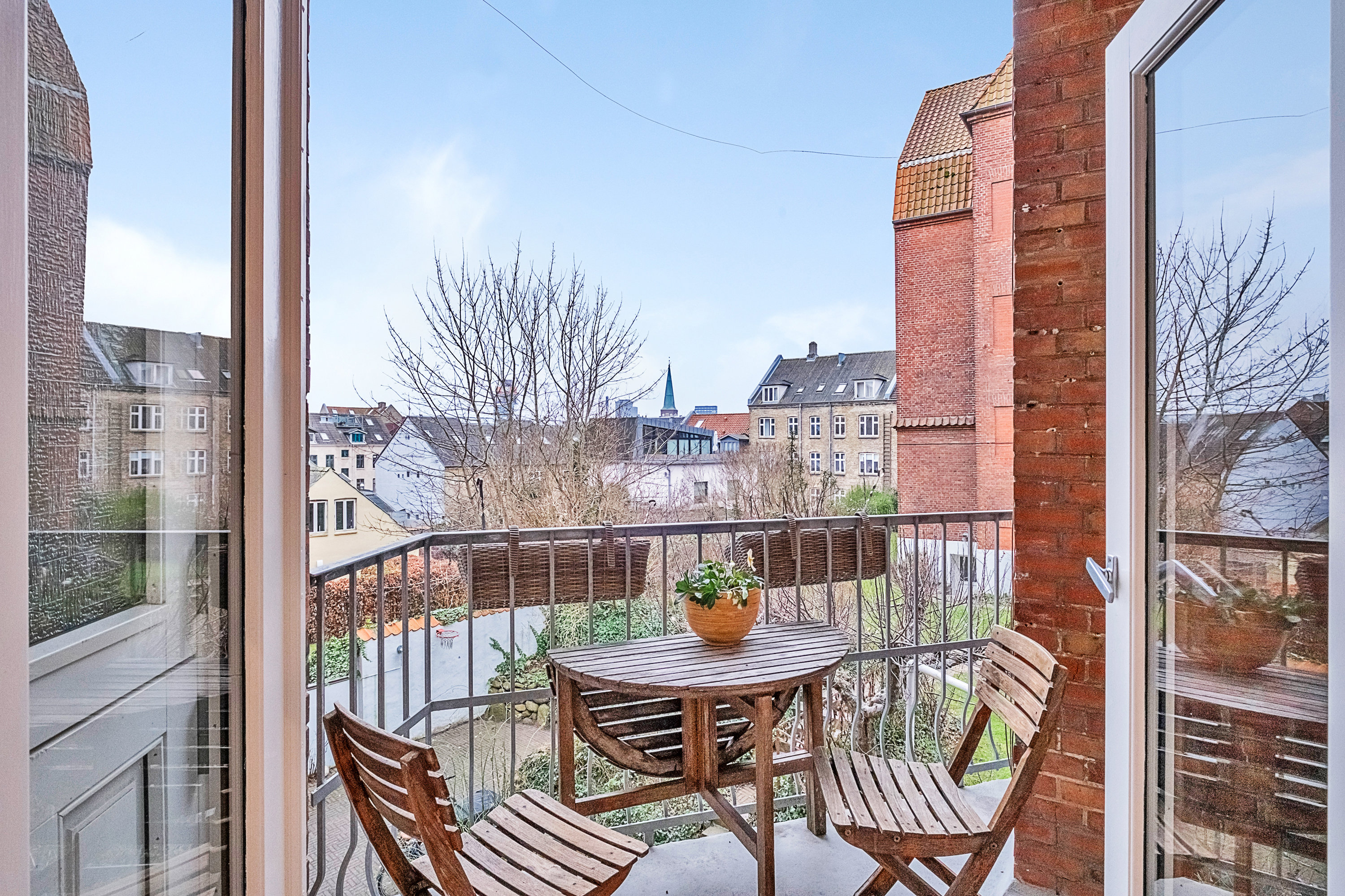 Miniaturebillede 1: altan. Billede af Høegh-Guldbergs Gade 47, 1. th., 8000 Aarhus C