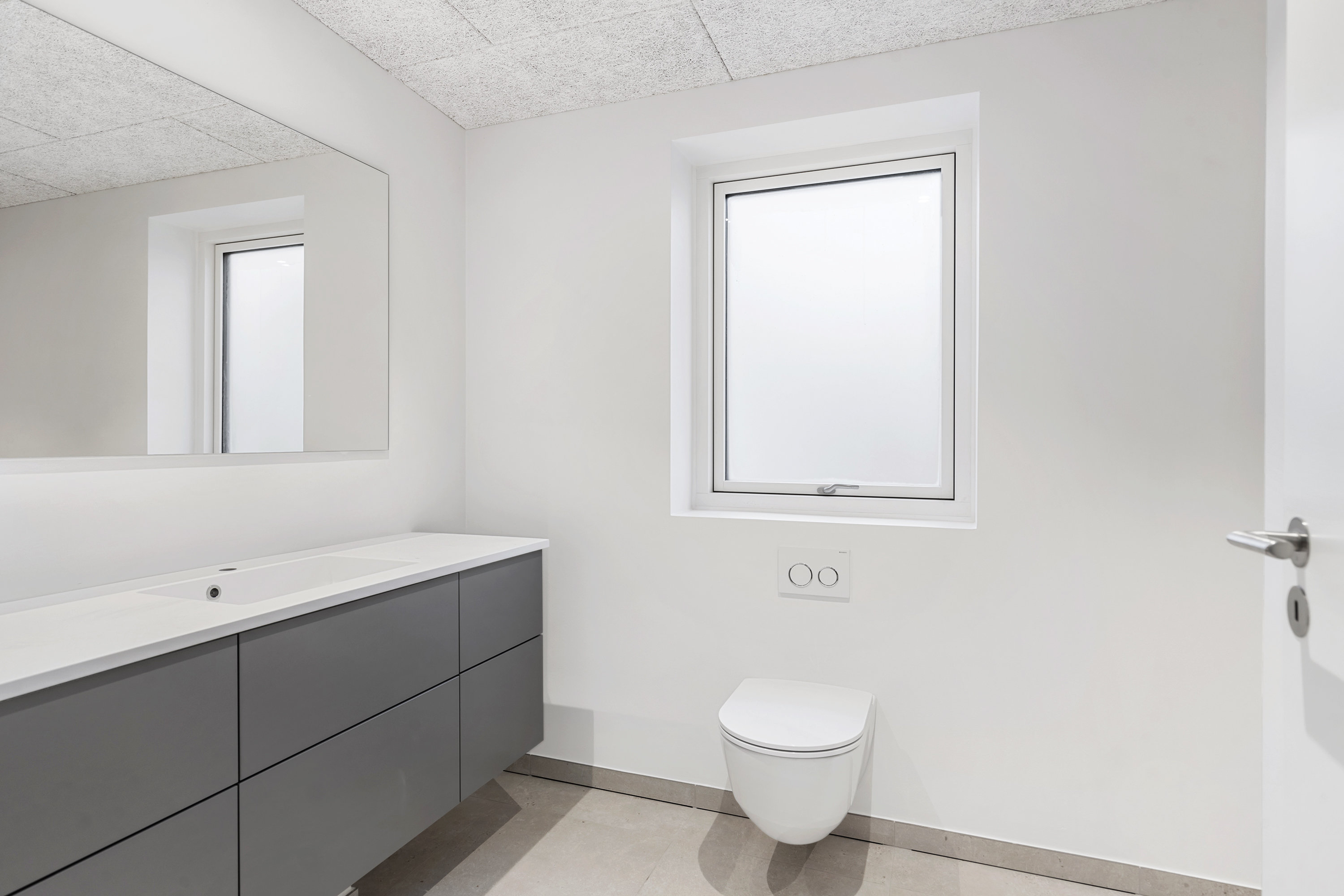 Fremhævet badeværelse billede i fuldskærmstilstand. Billede af Gyvellunden 25, 9600 Aars