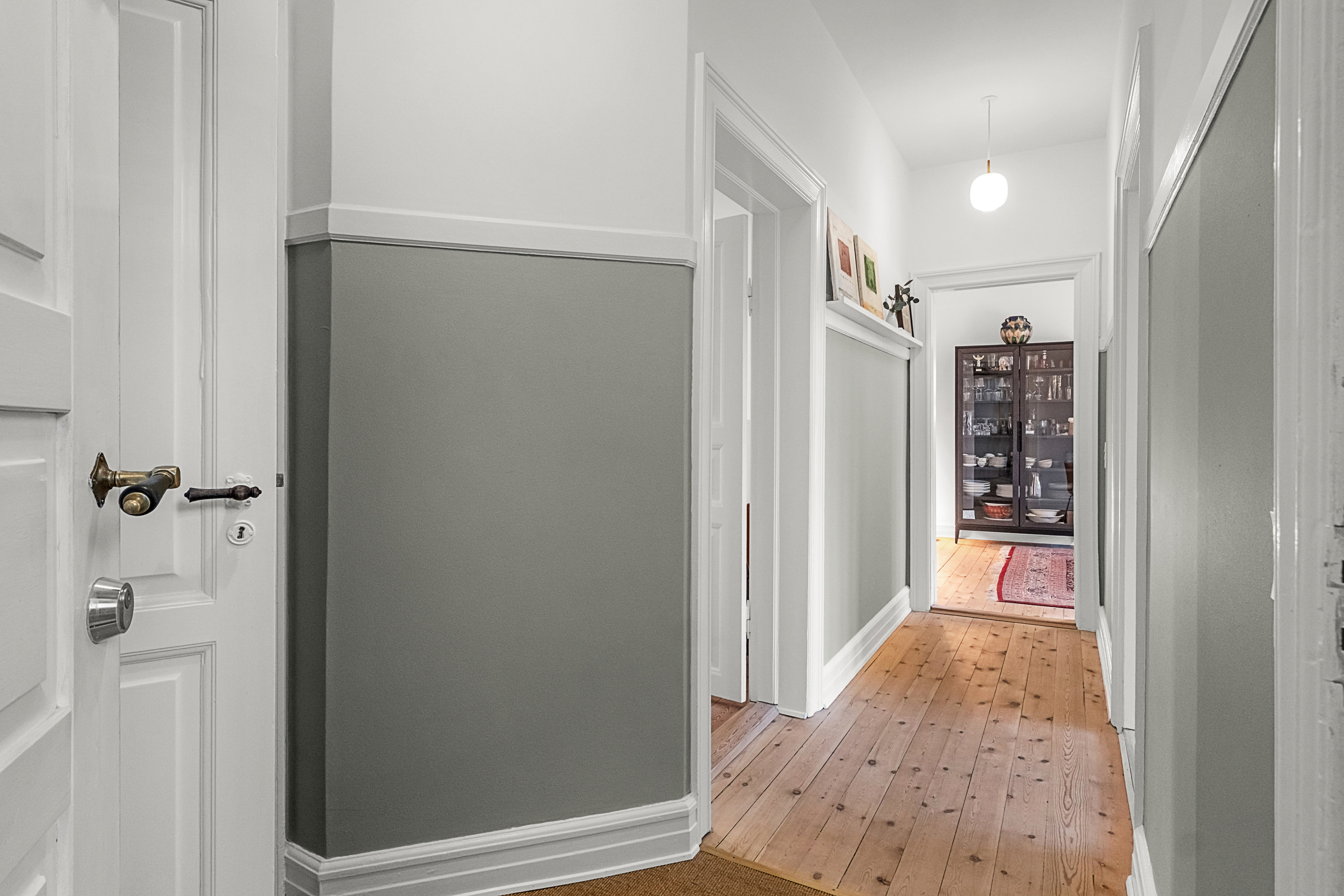 Fremhævet entré billede i fuldskærmstilstand. Billede af Høegh-Guldbergs Gade 47, 1. th., 8000 Aarhus C